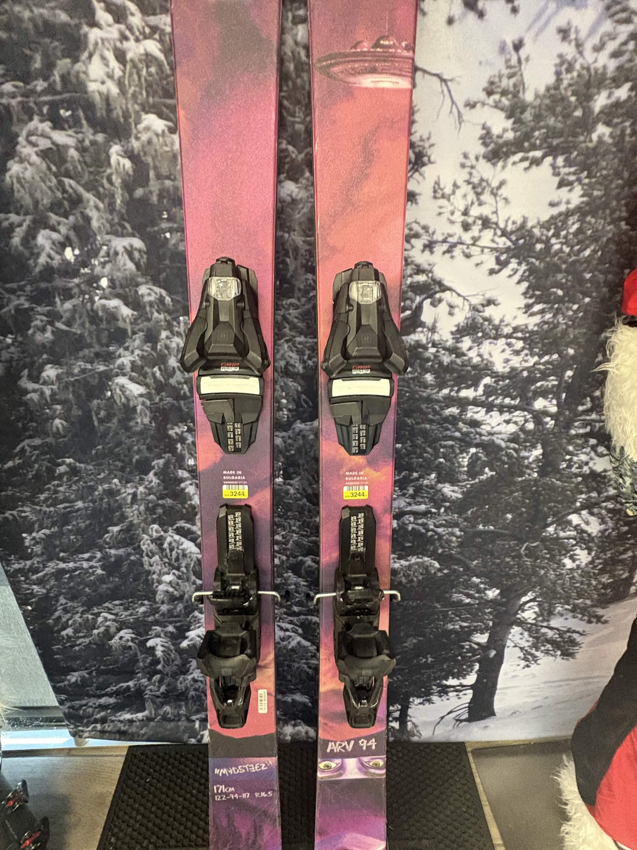 Armada ARV 94 R + Strive 11 GW 171cm Skis w/ ARMADA Strive 11 ARM SYS Demo Binding - Used (2026)