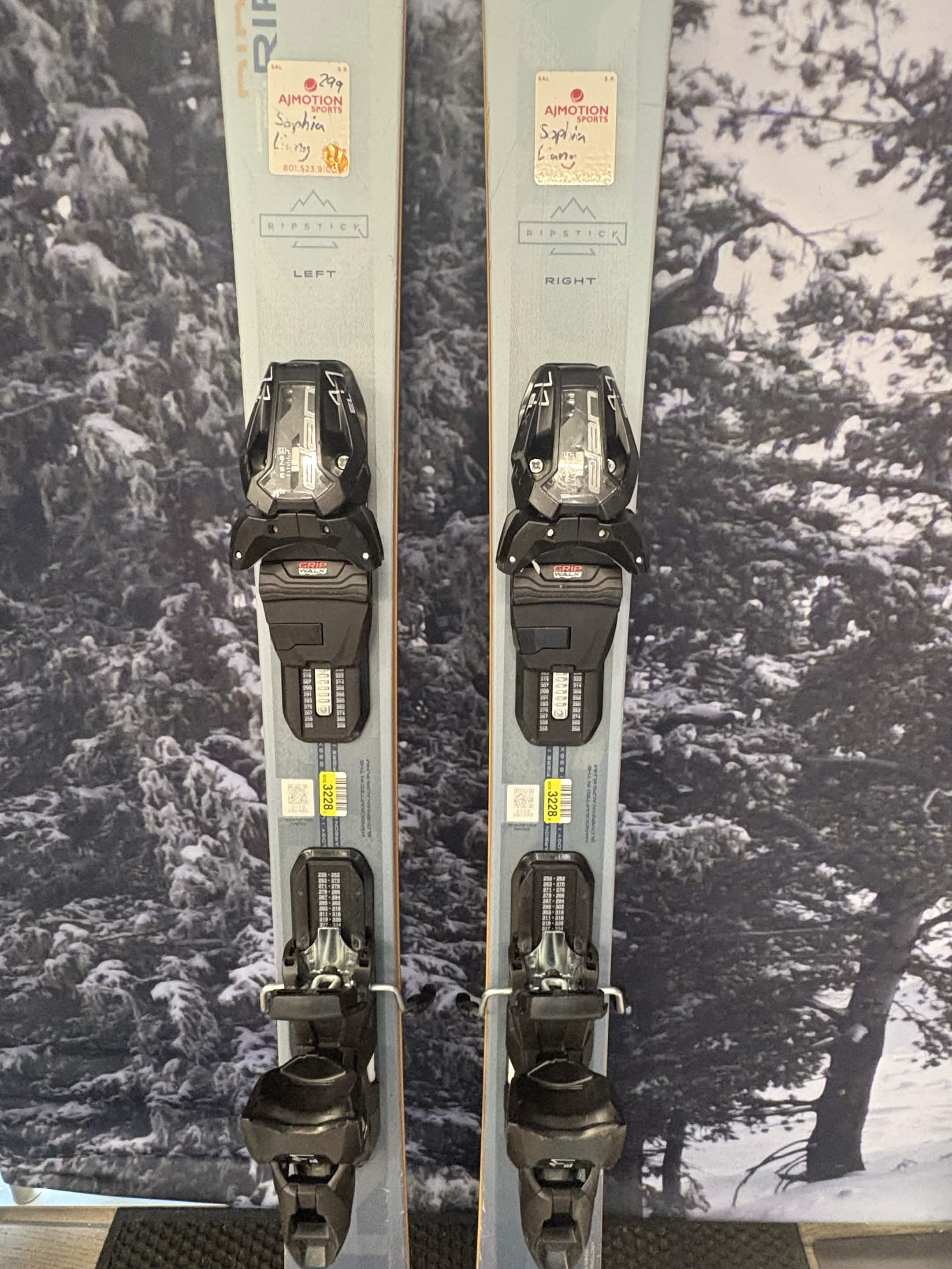 Elan Ripstick 88 W R 154cm Skis w/ ELAN ELX 11.0 GW Demo Binding - Used (2026)
