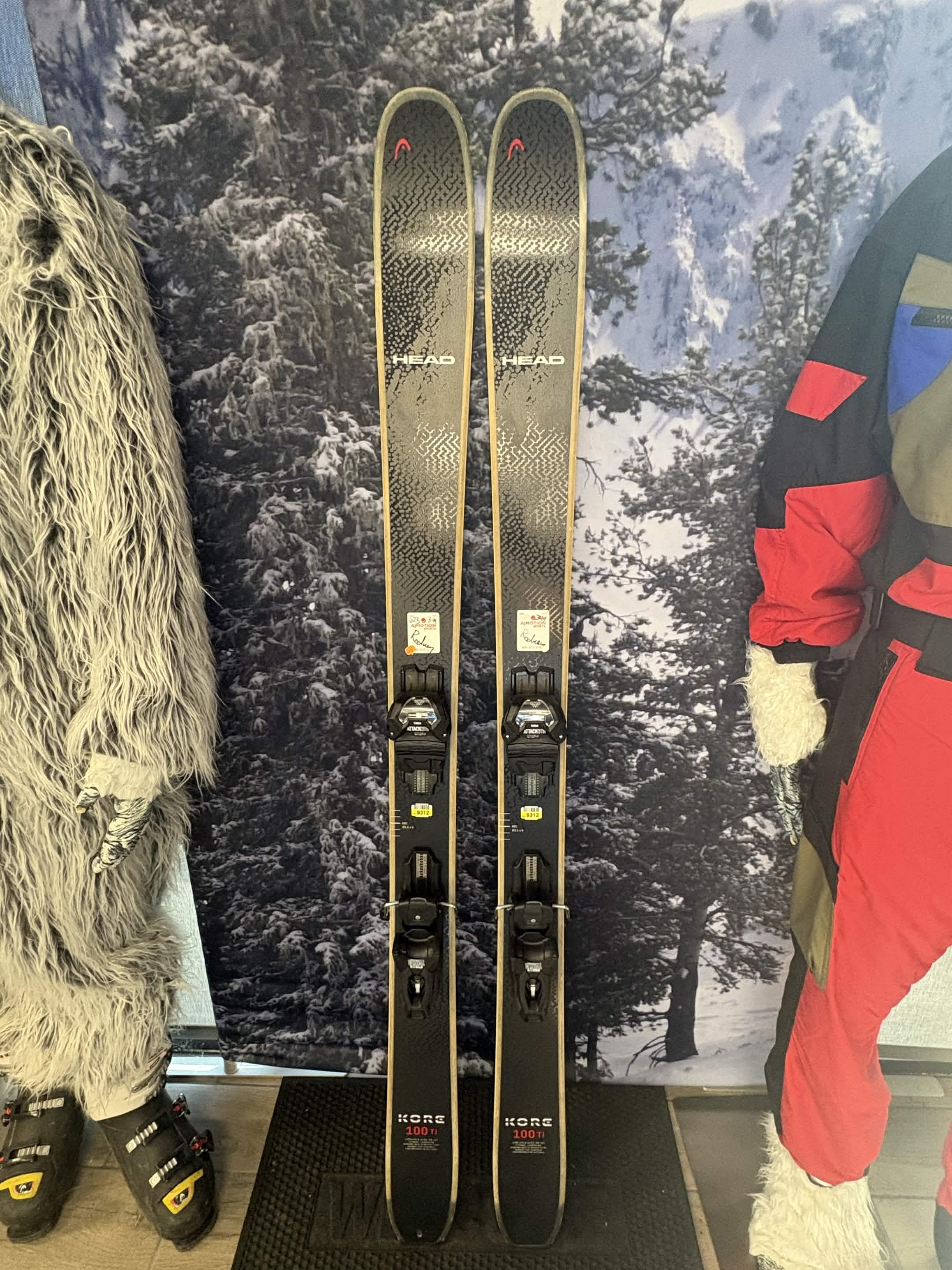 Head Kore 100 Ti 170cm Skis w/ TYROLIA Attack 11 LYT Demo Binding - Used (2026)