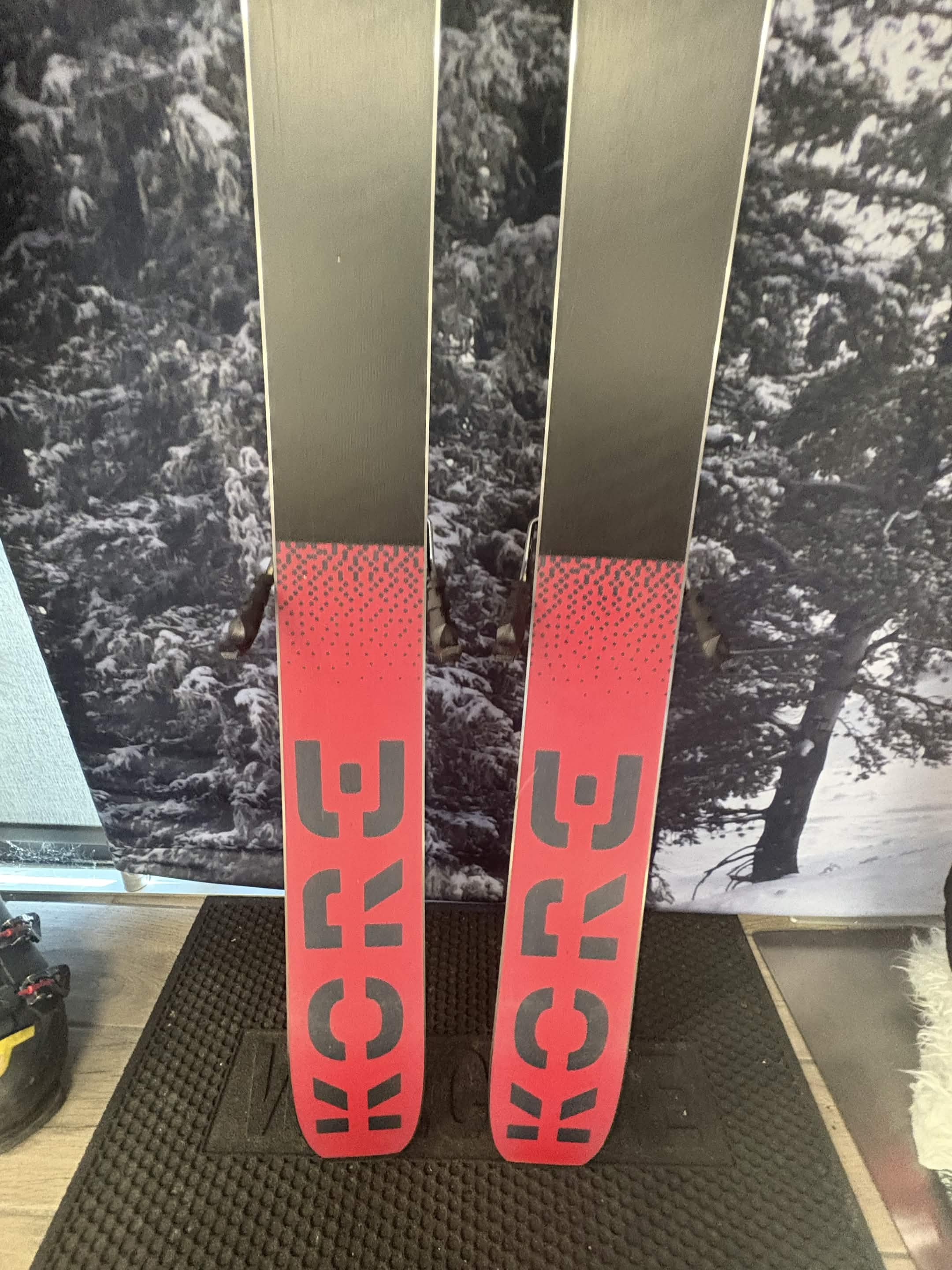 Head Kore 100 Ti 170cm Skis w/ TYROLIA Attack 11 LYT Demo Binding - Used (2026)