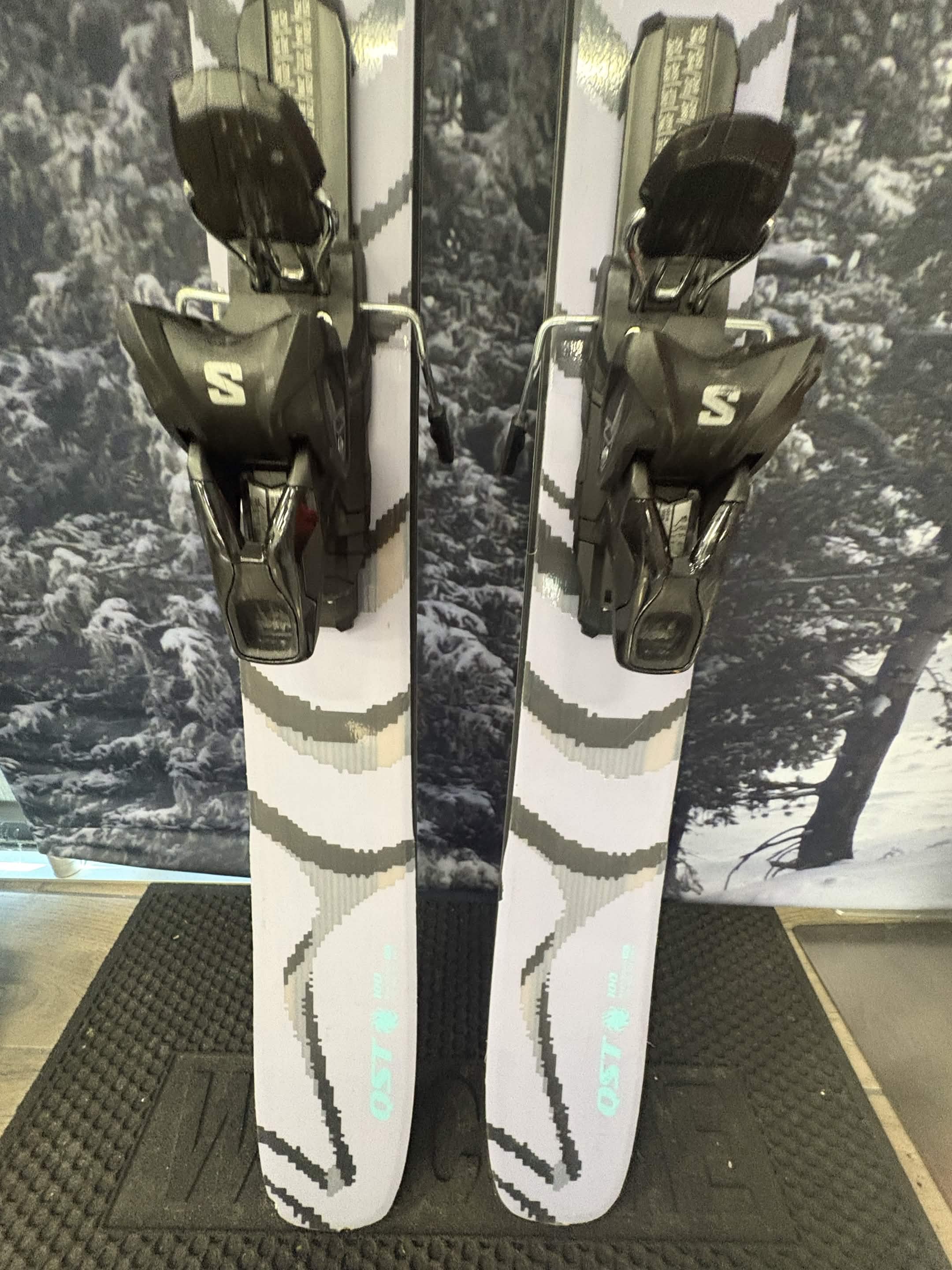 Salomon QST 100 172cm Skis w/ SALOMON NR Strive 11 GW SAL Demo Binding - Used (2026)