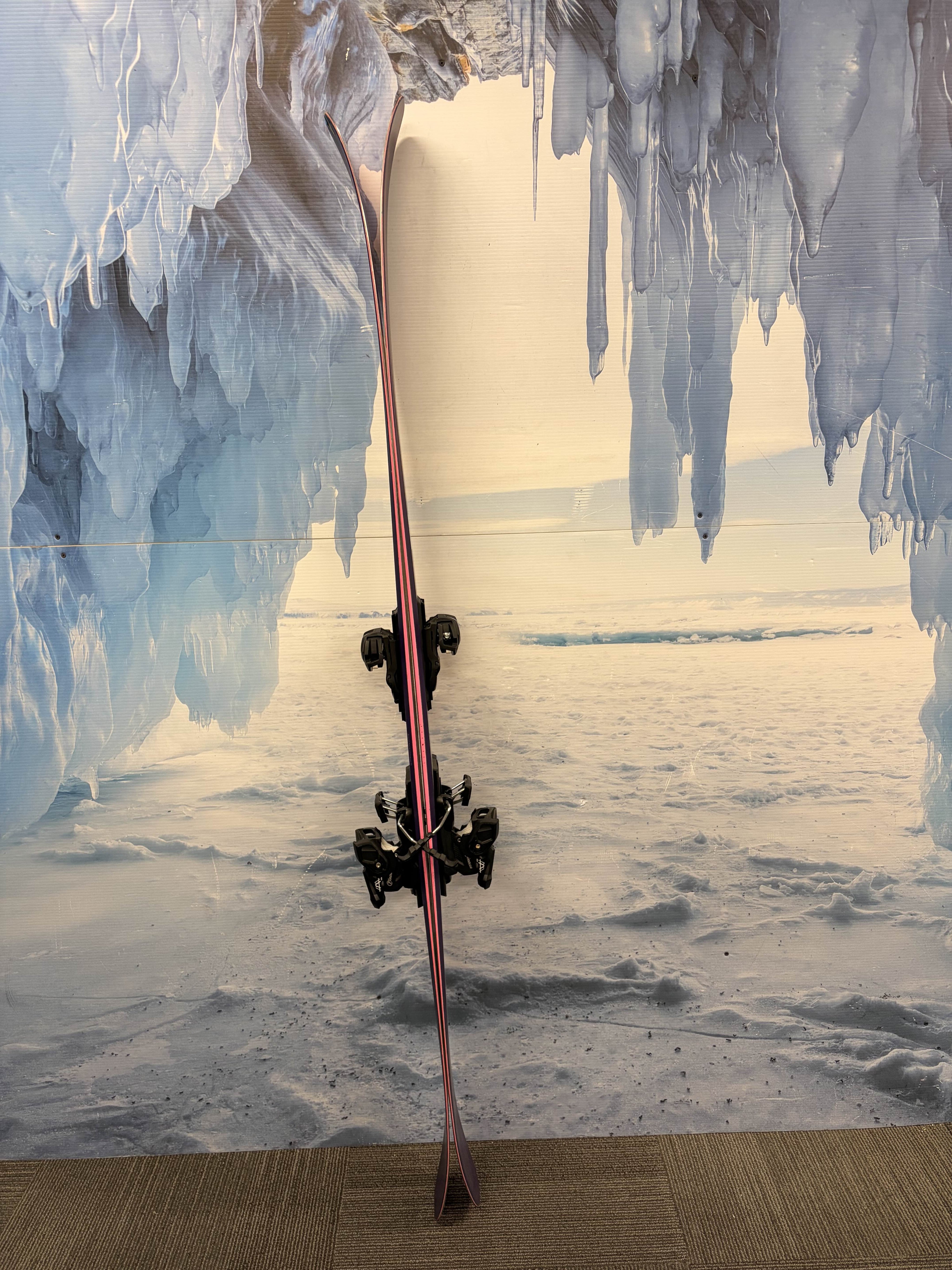 Lightly used 2025 Elan Playmaker 111 ski- 188cm w/ Tyrolia Attack LYT 13 binding