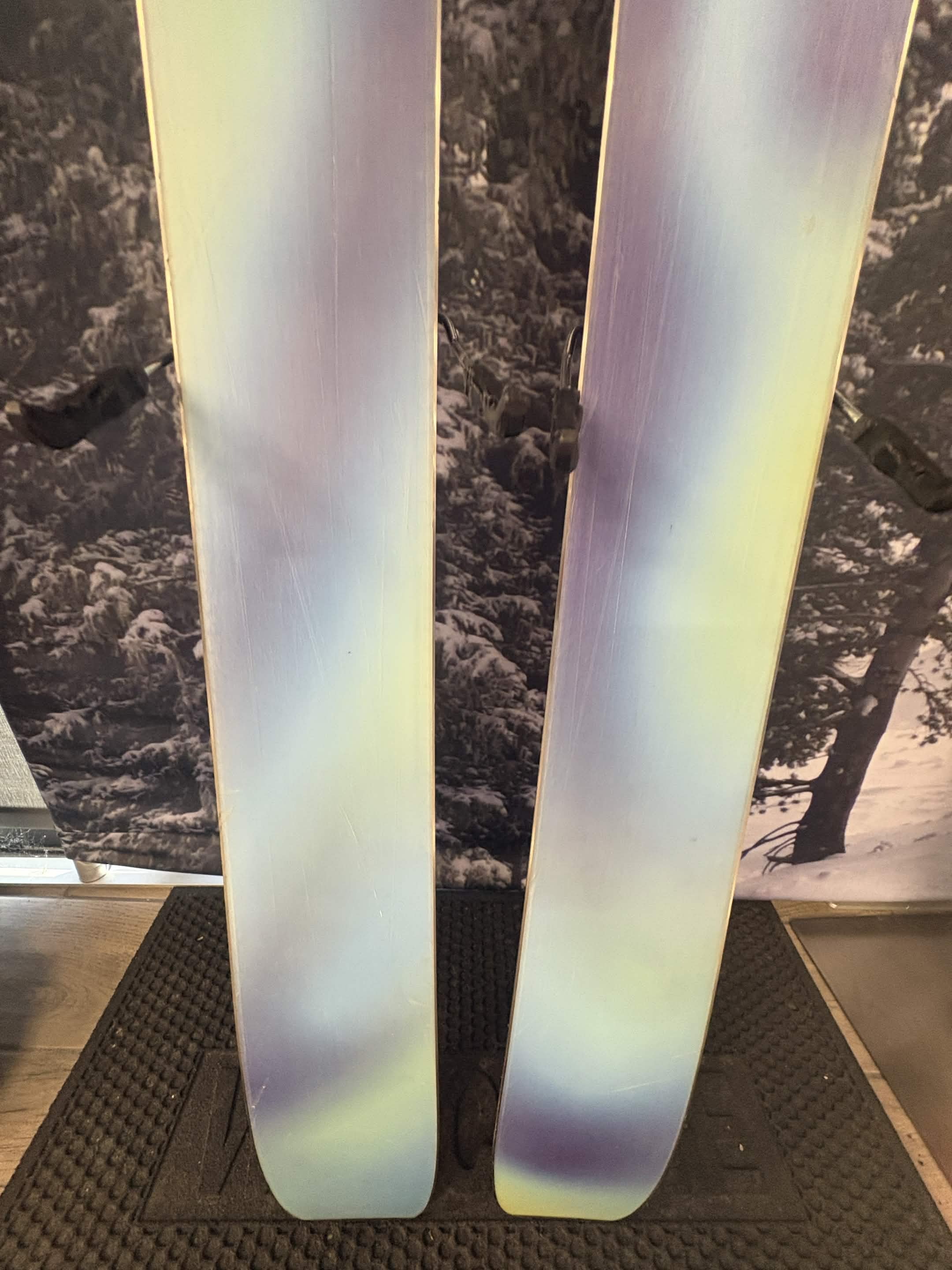 Salomon QST 100 172cm Skis w/ SALOMON NR Strive 11 GW SAL Demo Binding - Used (2026)