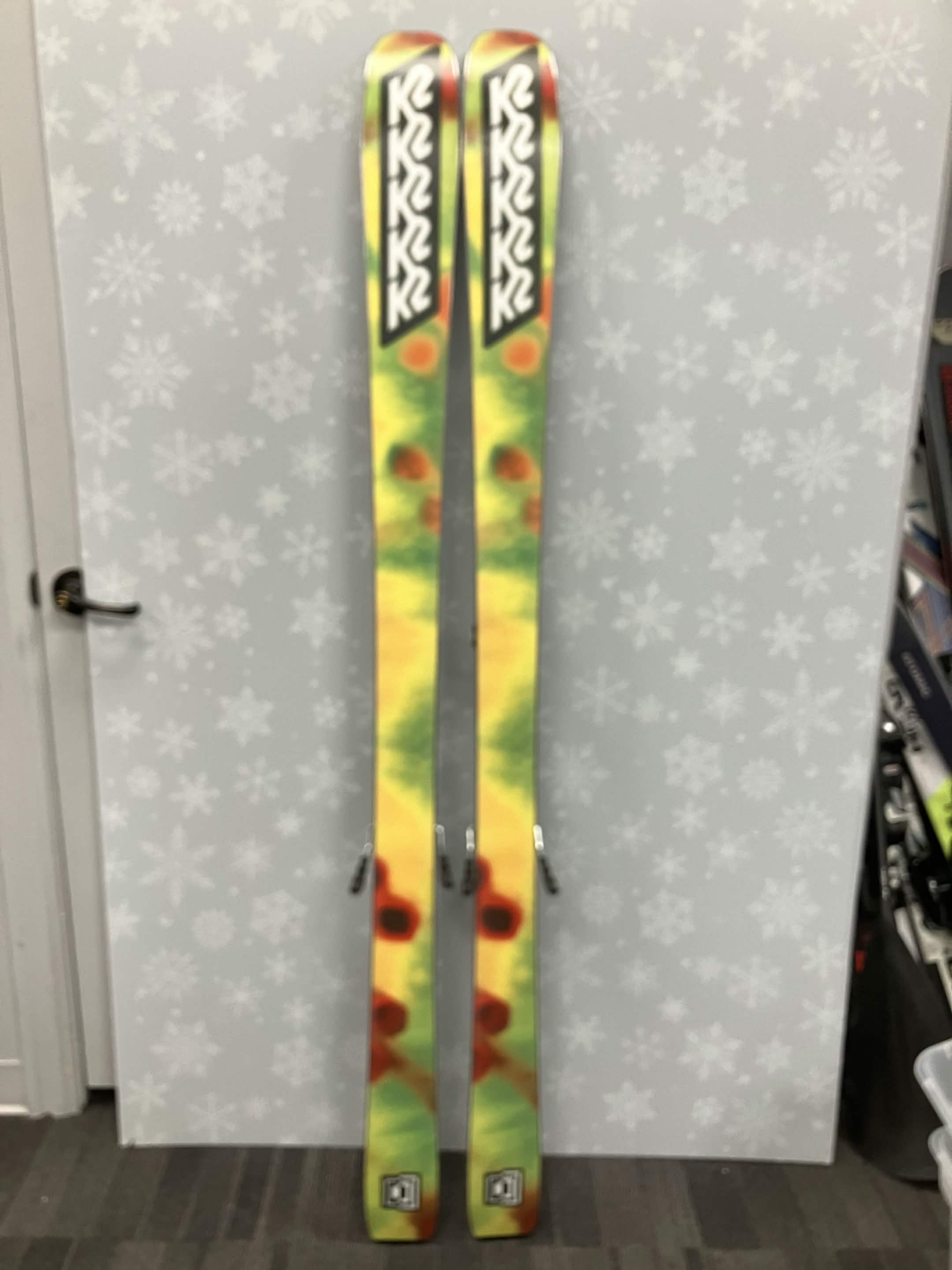 K2 Mindbender 89TI 176cm Skis w/ FISCHER Attack 13 LYT Demo Binding - Used