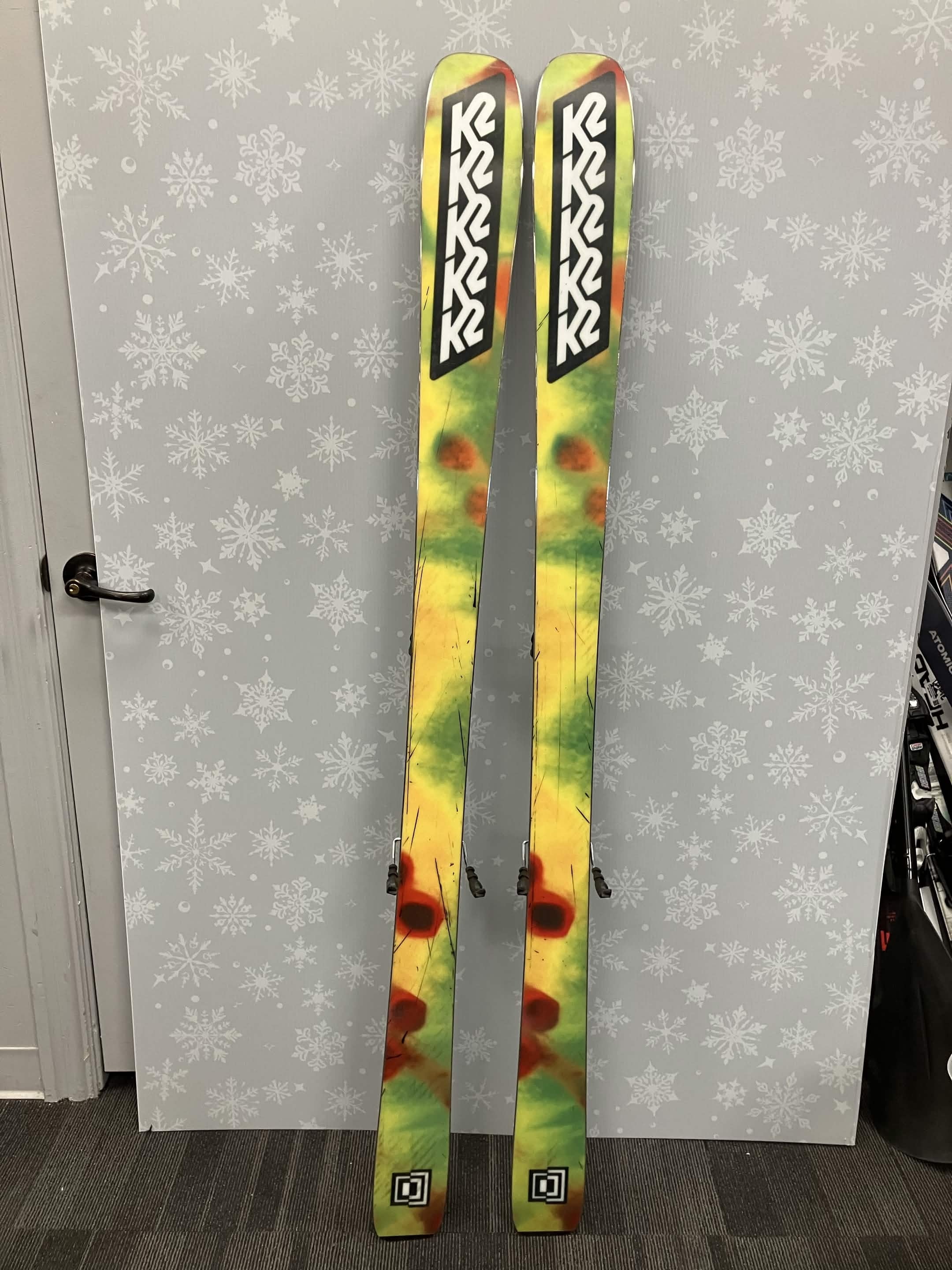 K2 Mindbender 89TI 170cm Skis w/ FISCHER Attack 13 LYT Demo Binding - Used