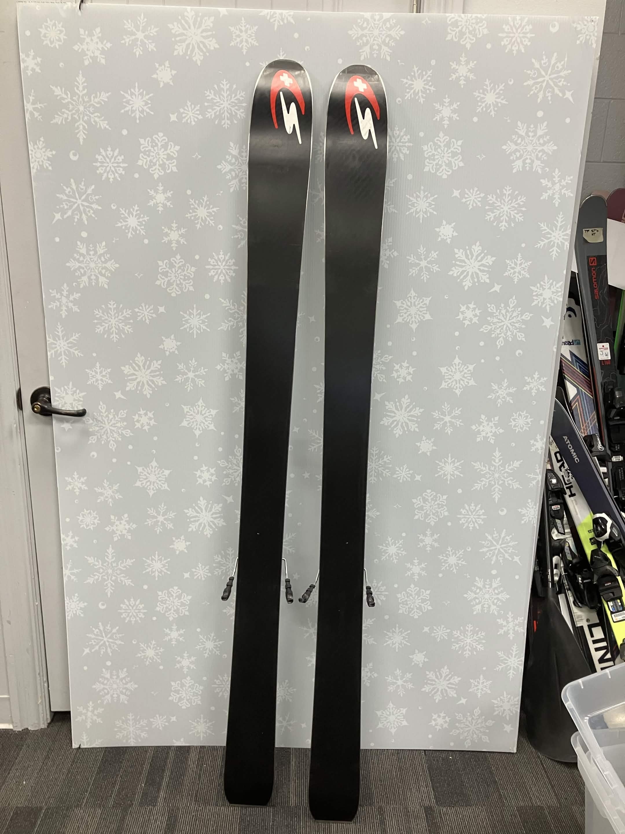 Stockli Stormrider 105 177cm Skis w/ TYROLIA Attack 13 Demo Binding - Used
