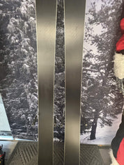 New 2027 Atomic Maverick 96 CTI 172cm Skis w/ ATOMIC NR Strive 13 GW ATO Demo Binding