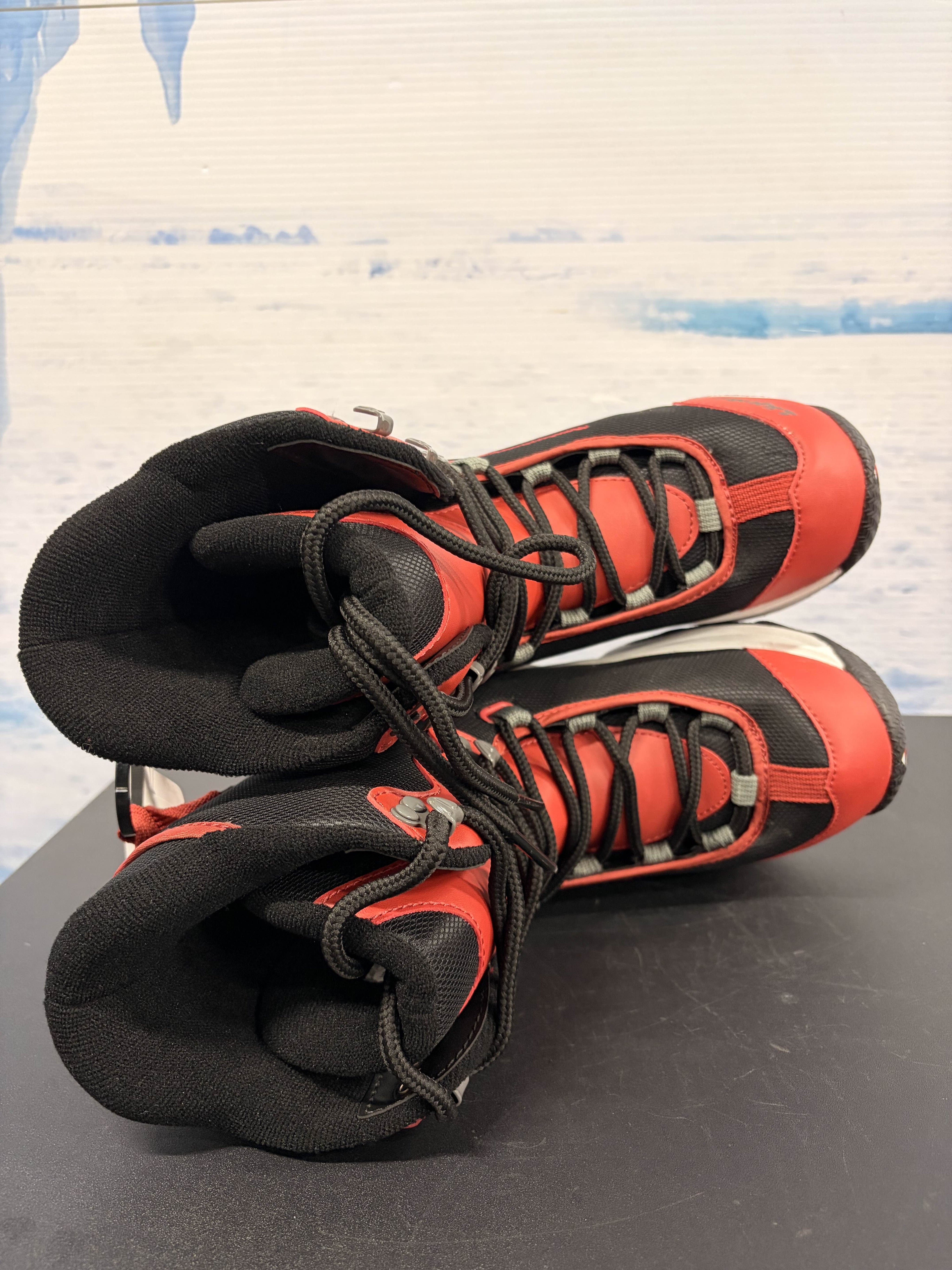 Like-New Liquid Lace Boots Men's Snowboard Boot - 5M US