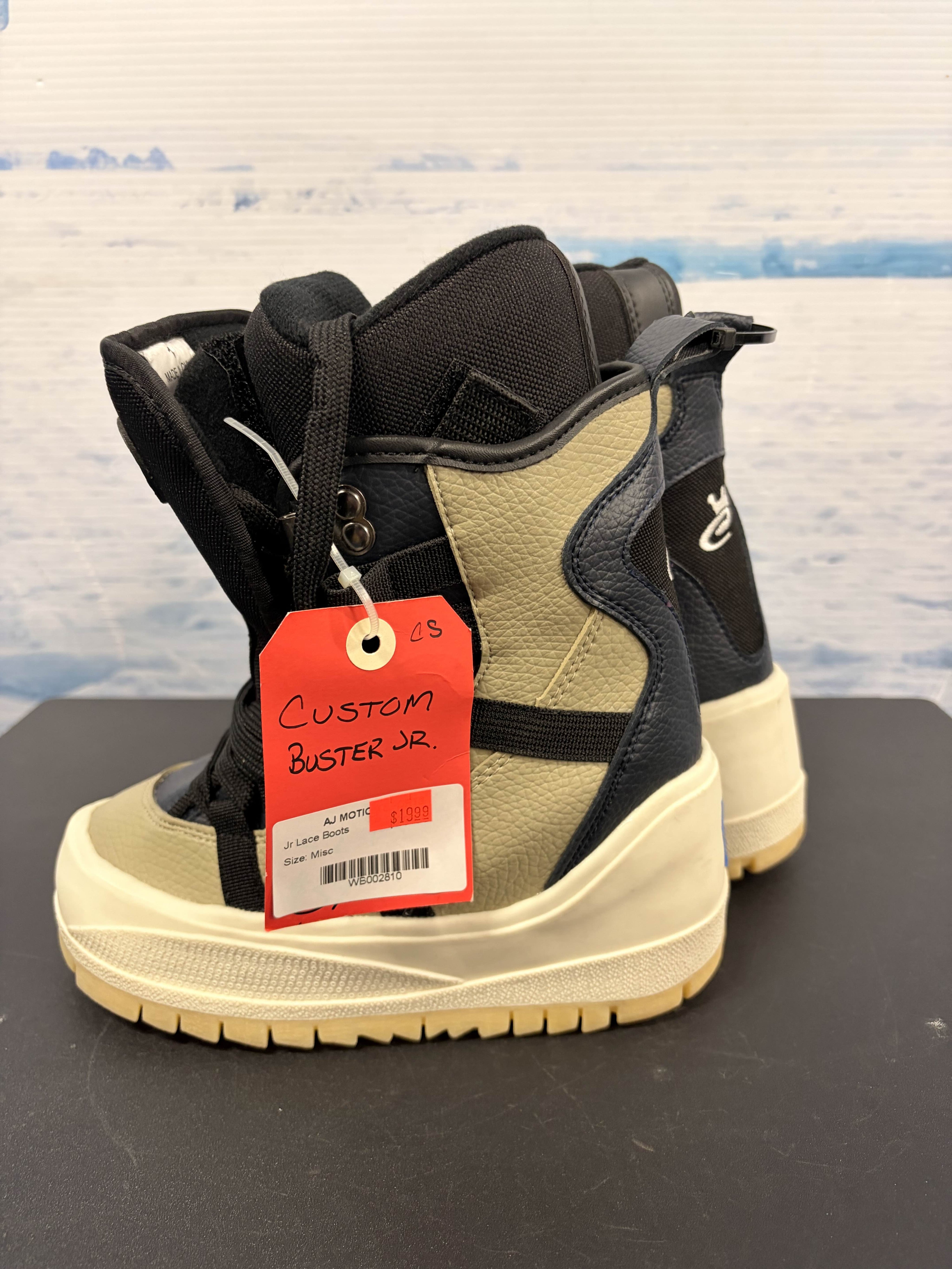 Used Custom Jr. Lace Boots Men's Snowboard Boot - 1K US
