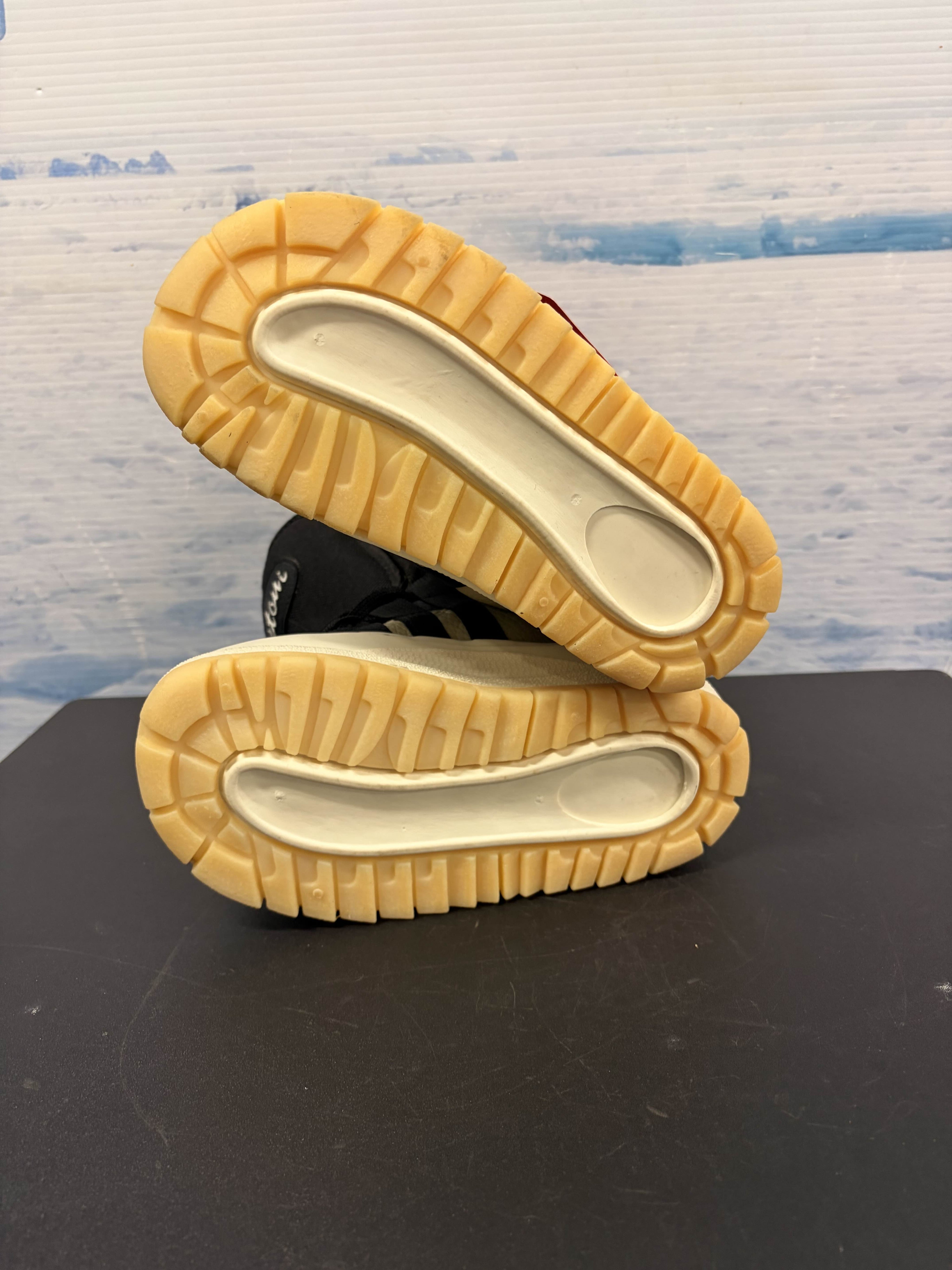 Used Custom Jr. Lace Boots Men's Snowboard Boot - 1K US