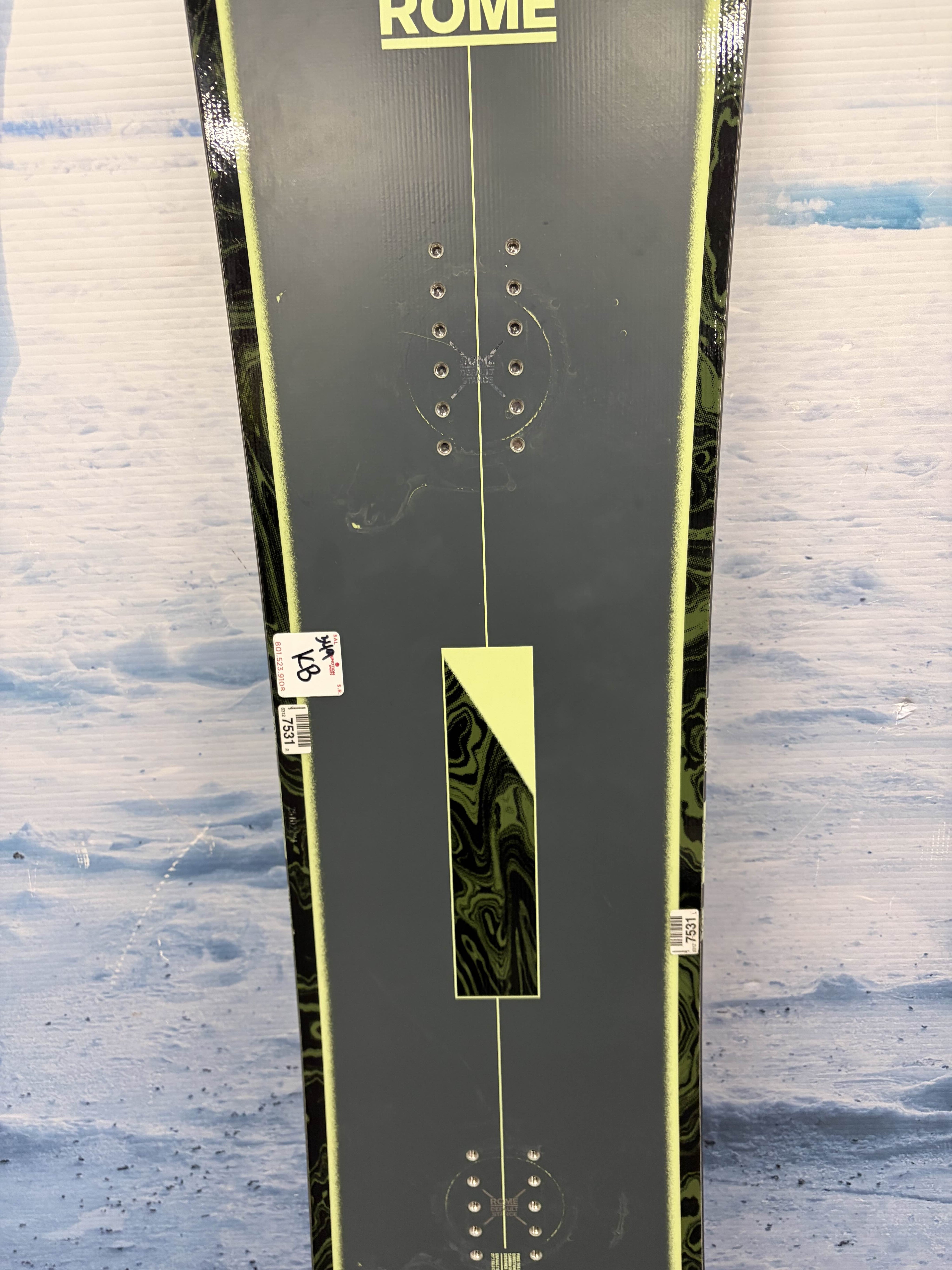 Used 2025 Rome Ravine 152cm Snowboard