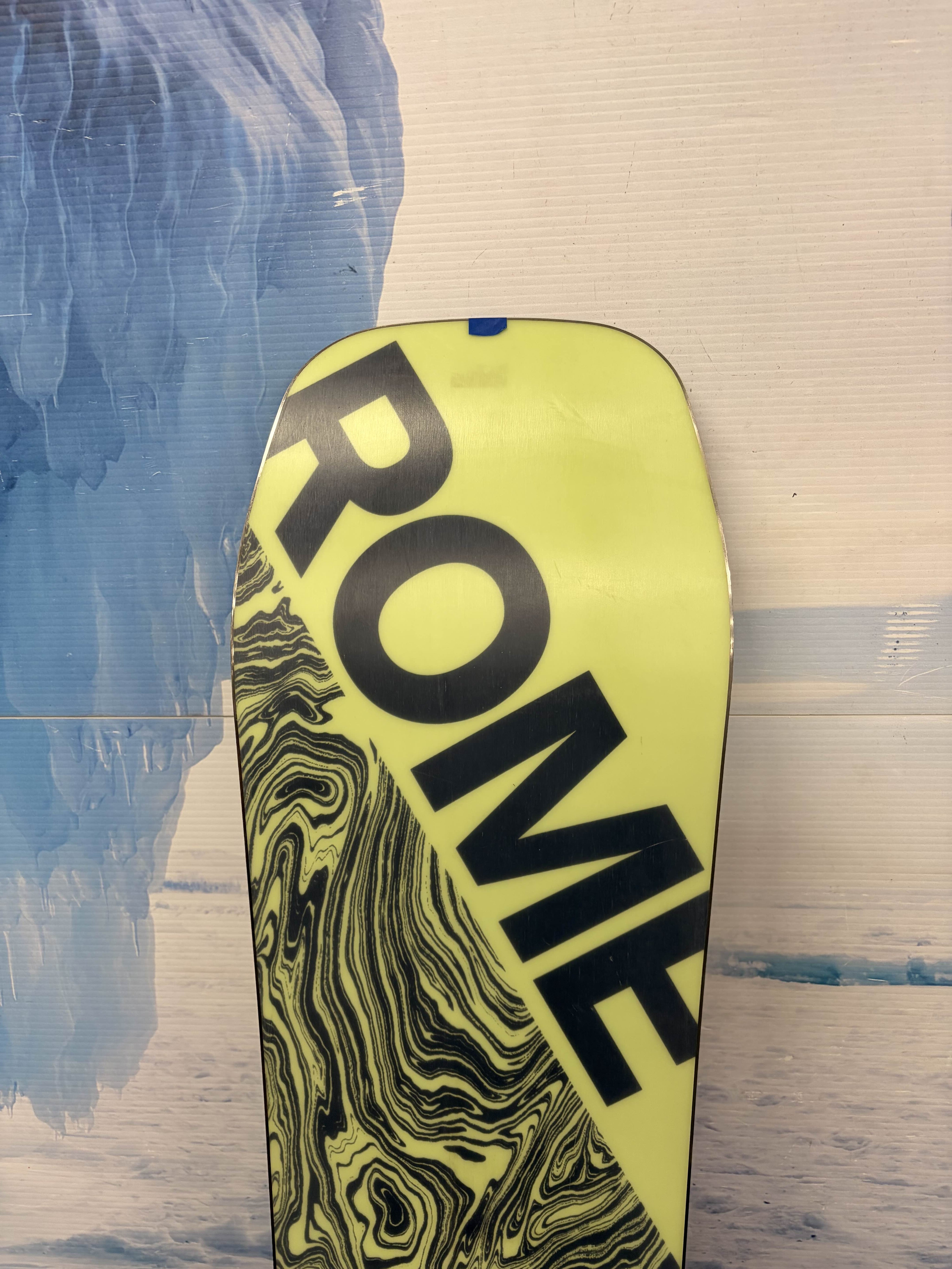 Used 2025 Rome Ravine 152cm Snowboard