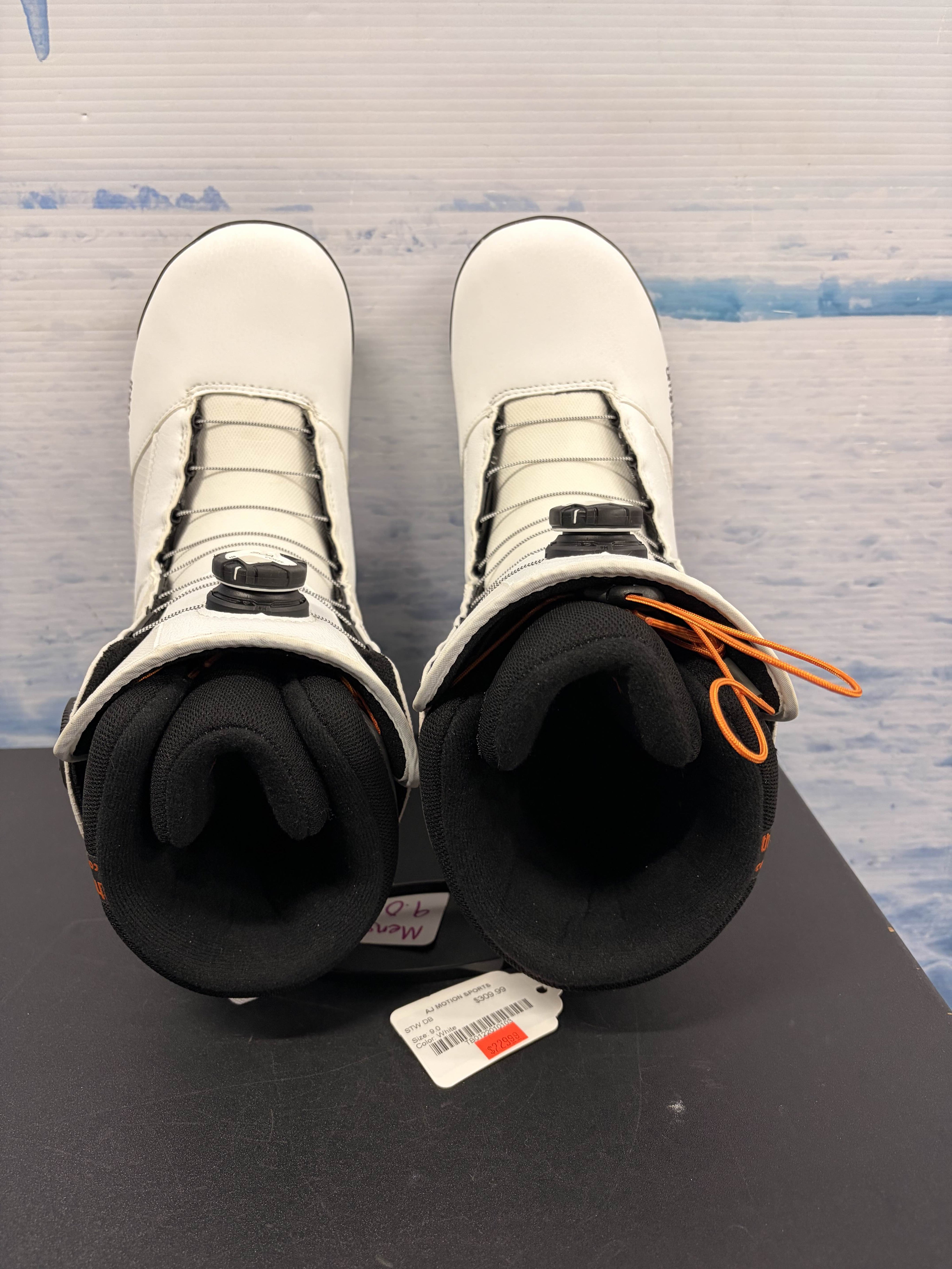 Lightly Used 2026 Thirtytwo Stw Db White Men's Snowboard Boot - 9.0M US