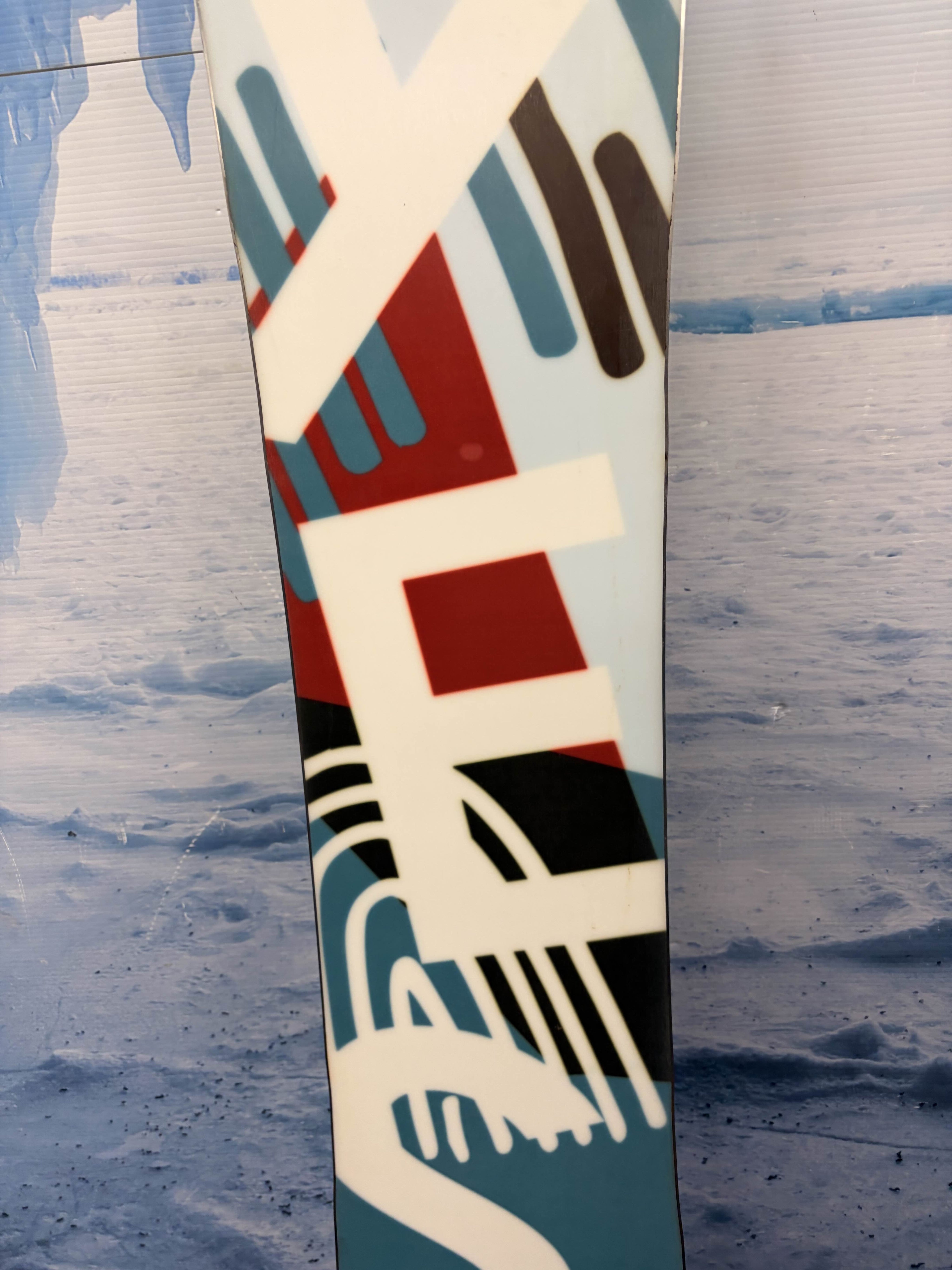 Used Yes Hello 2025 155CM Snowboard