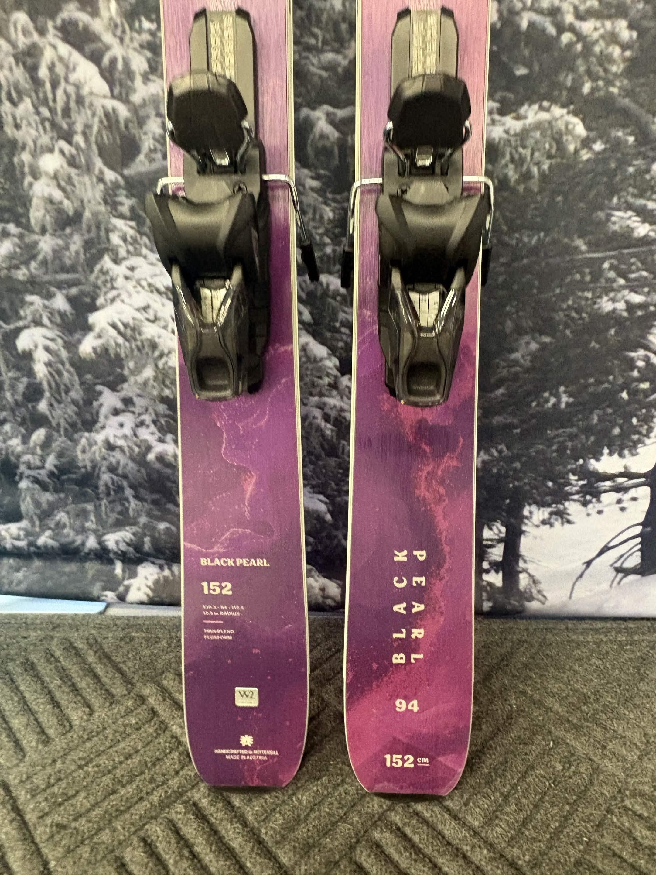 New 2027- Blizzard Black Pearl 94 152cm Skis w/ Atomic NR Strive 11 GW ATO Demo Binding