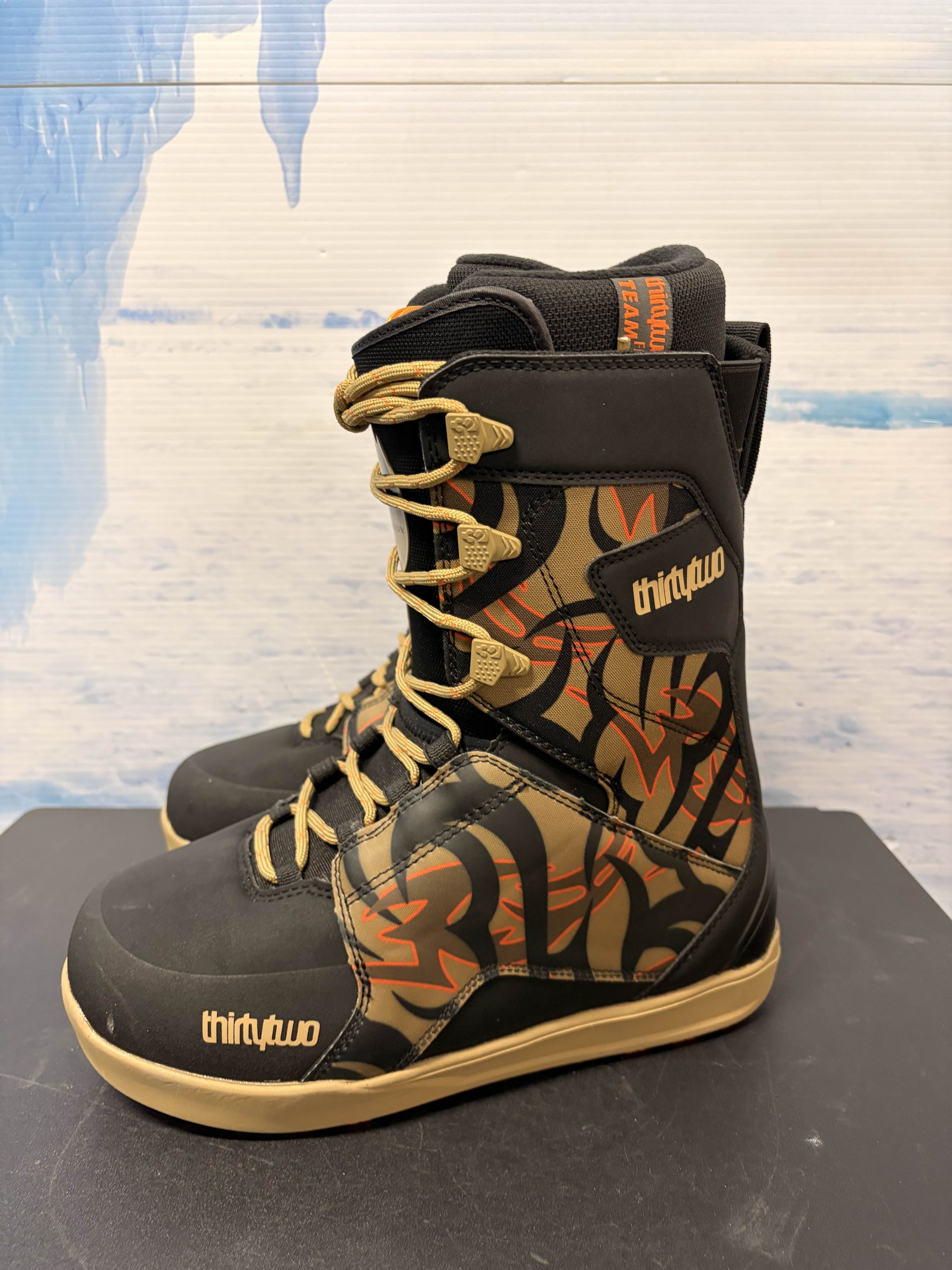 Lightly Used 2026 Thirtytwo Lashed Lace Corderoy Black/print Men's Snowboard Boot - 9M US