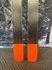 New 2027- Blizzard Black Pearl 94 152cm Skis w/ Atomic NR Strive 11 GW ATO Demo Binding
