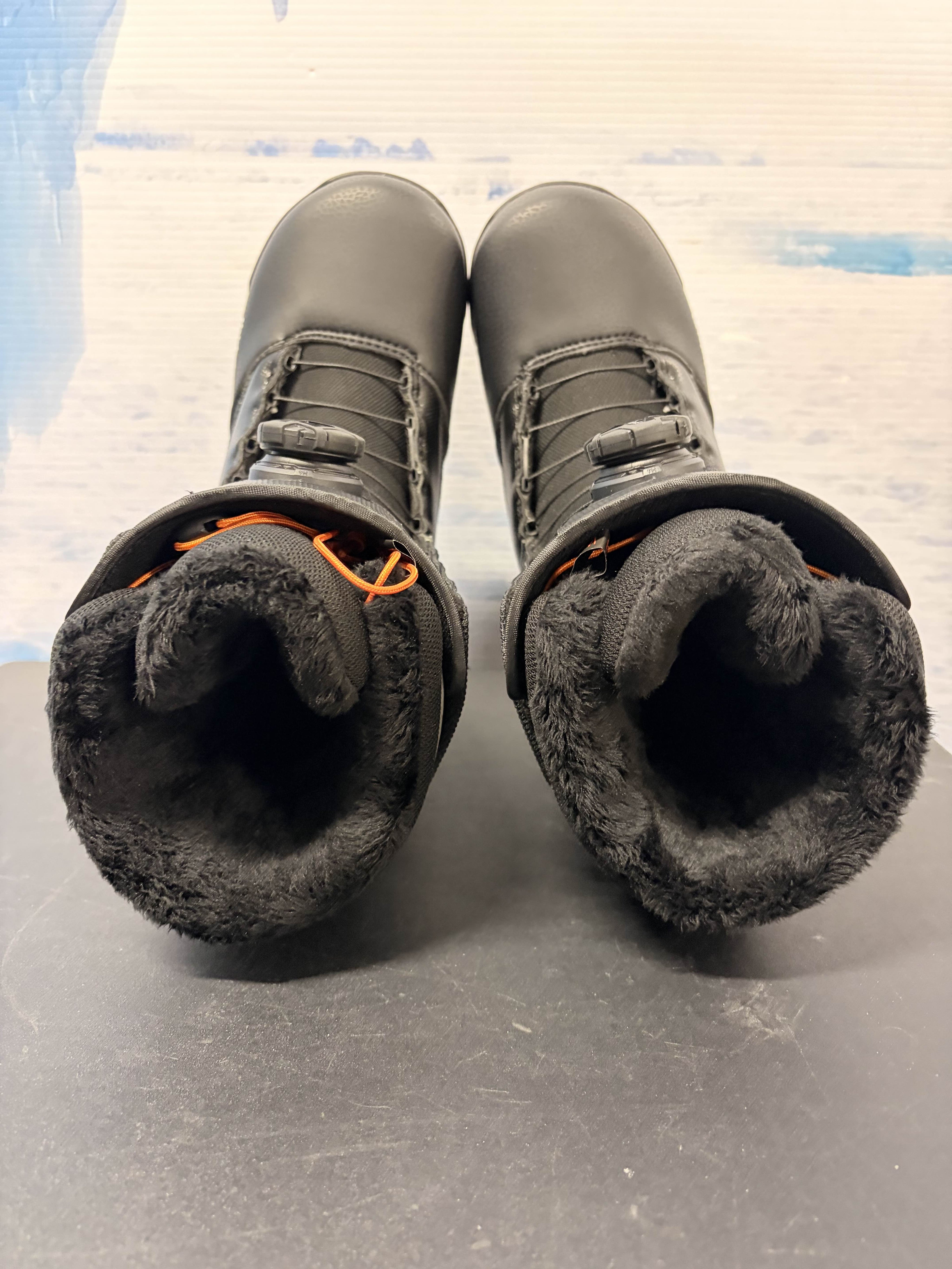 Lightly Used 2026 Thirtytwo W's Stw Db Black Women's Snowboard Boot - 7W US