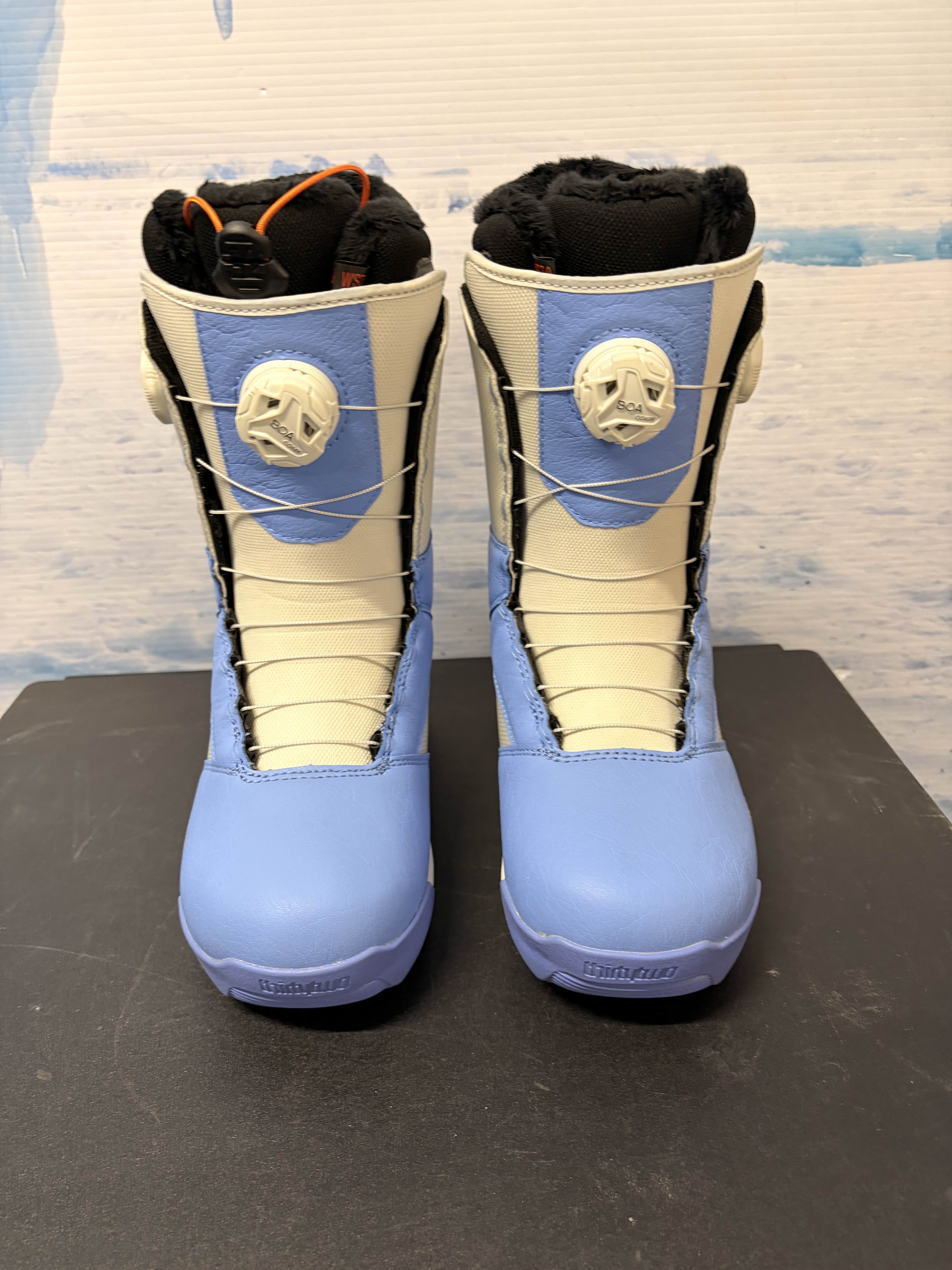 Lightyly Used 2026 Thirtytwo W's Stw Db Blue Women's Snowboard Boot - 7W US