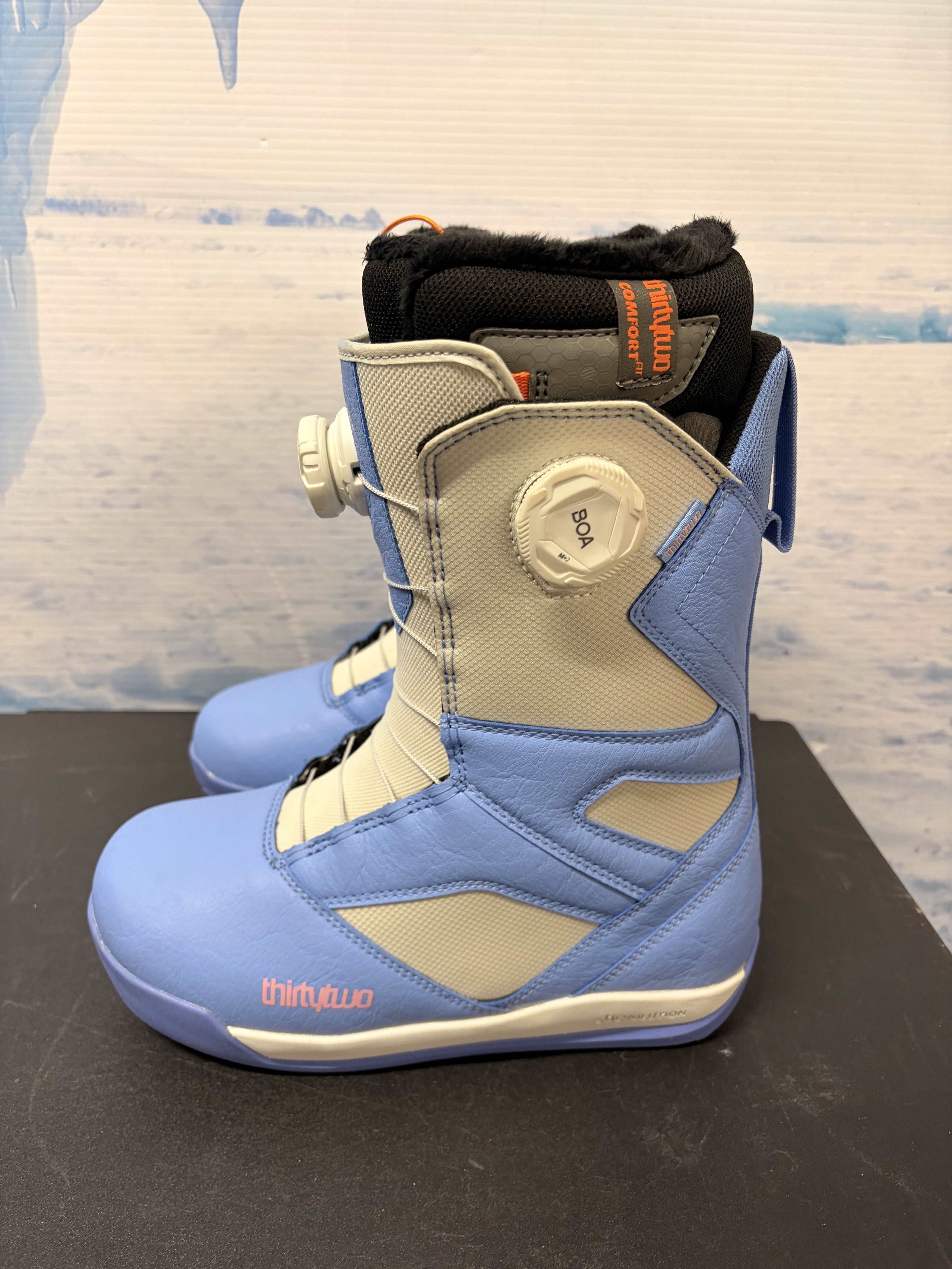 Lightyly Used 2026 Thirtytwo W's Stw Db Blue Women's Snowboard Boot - 7W US