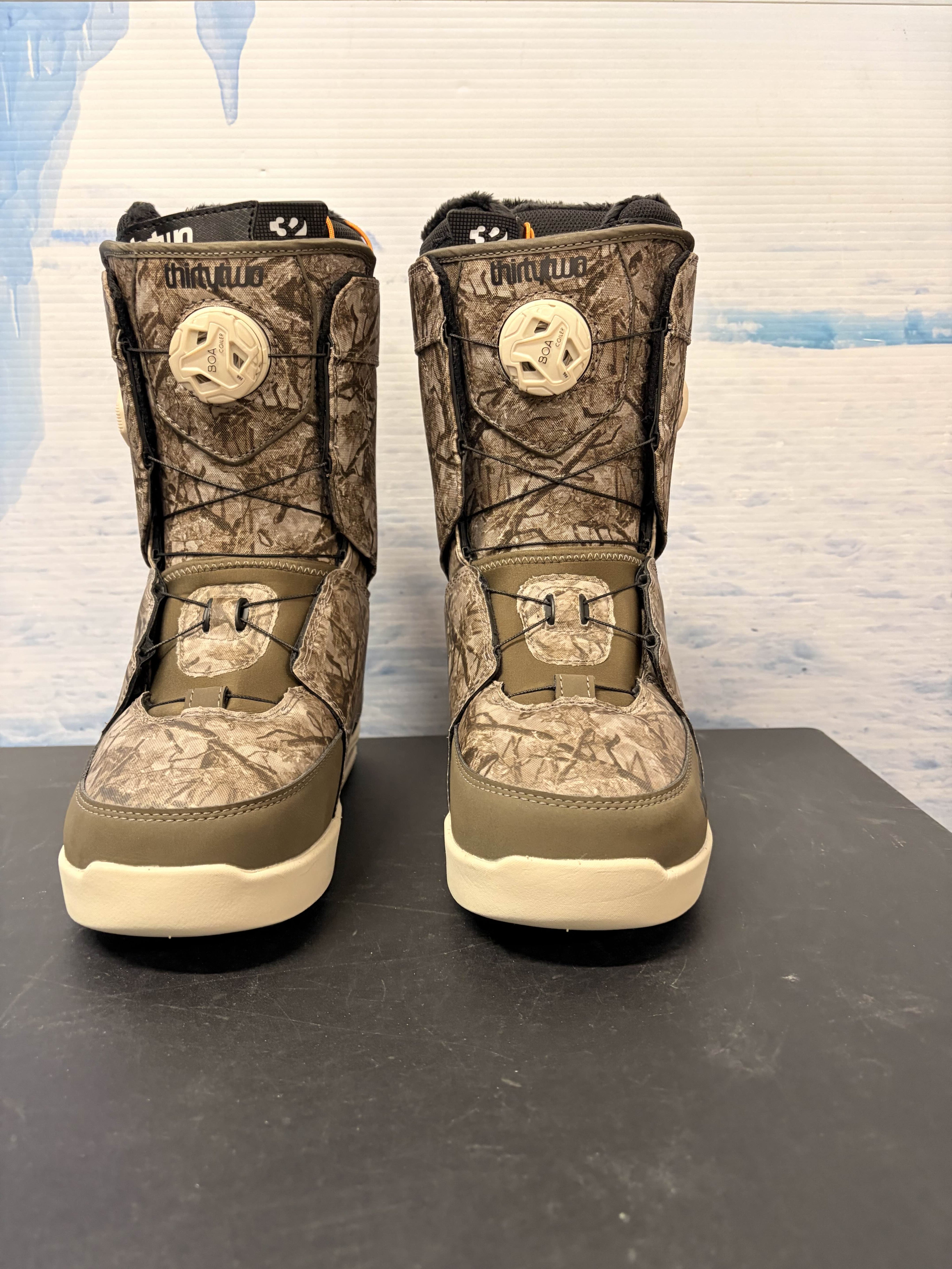 Lightly Used 2026 Thirtytwo W's Lashed Db Camo Women's Snowboard Boot - 7W US