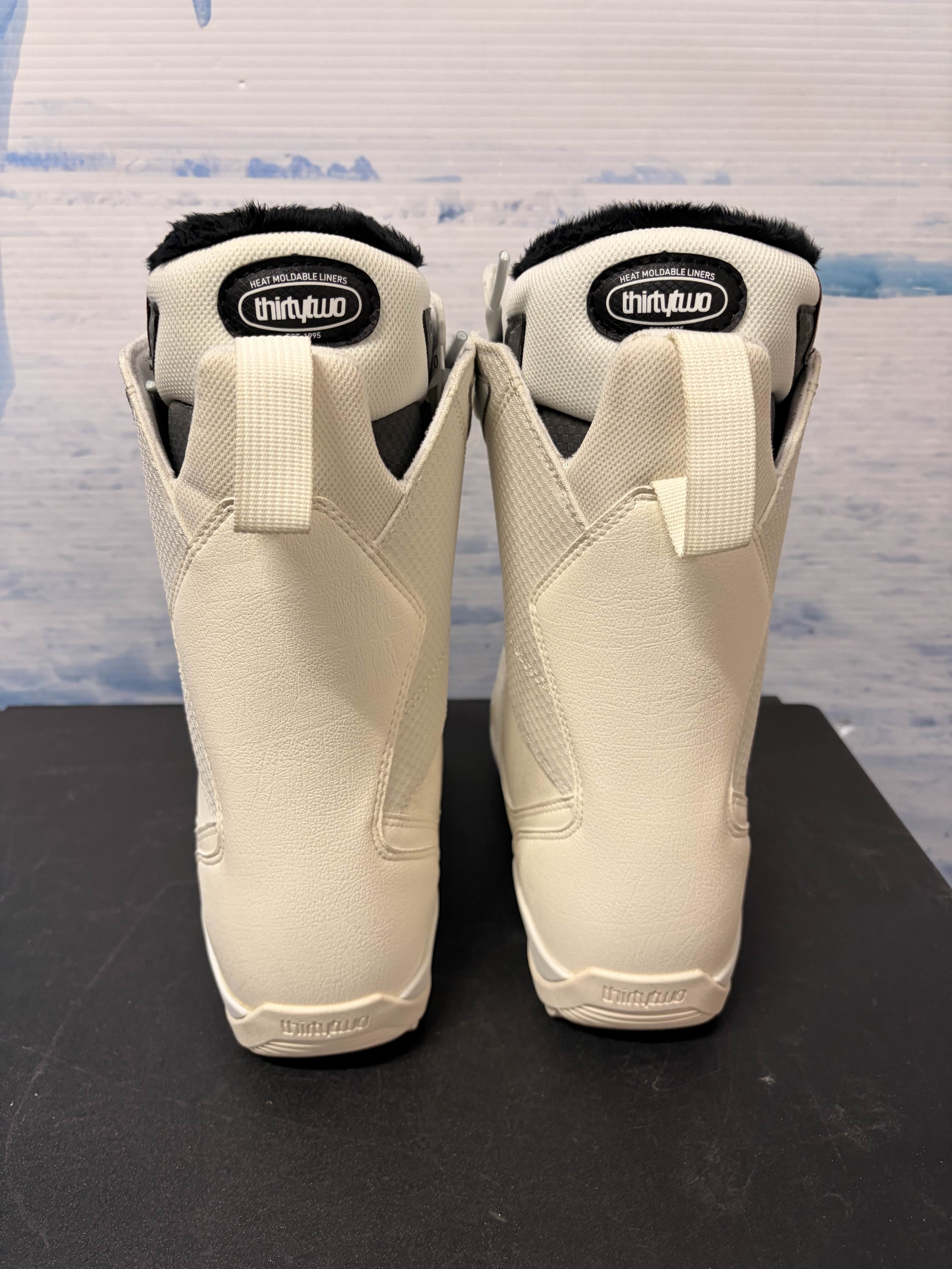 Lightly Used 2026 Thirtytwo W's Shifty Lace Bone Women's Snowboard Boot - 7W US