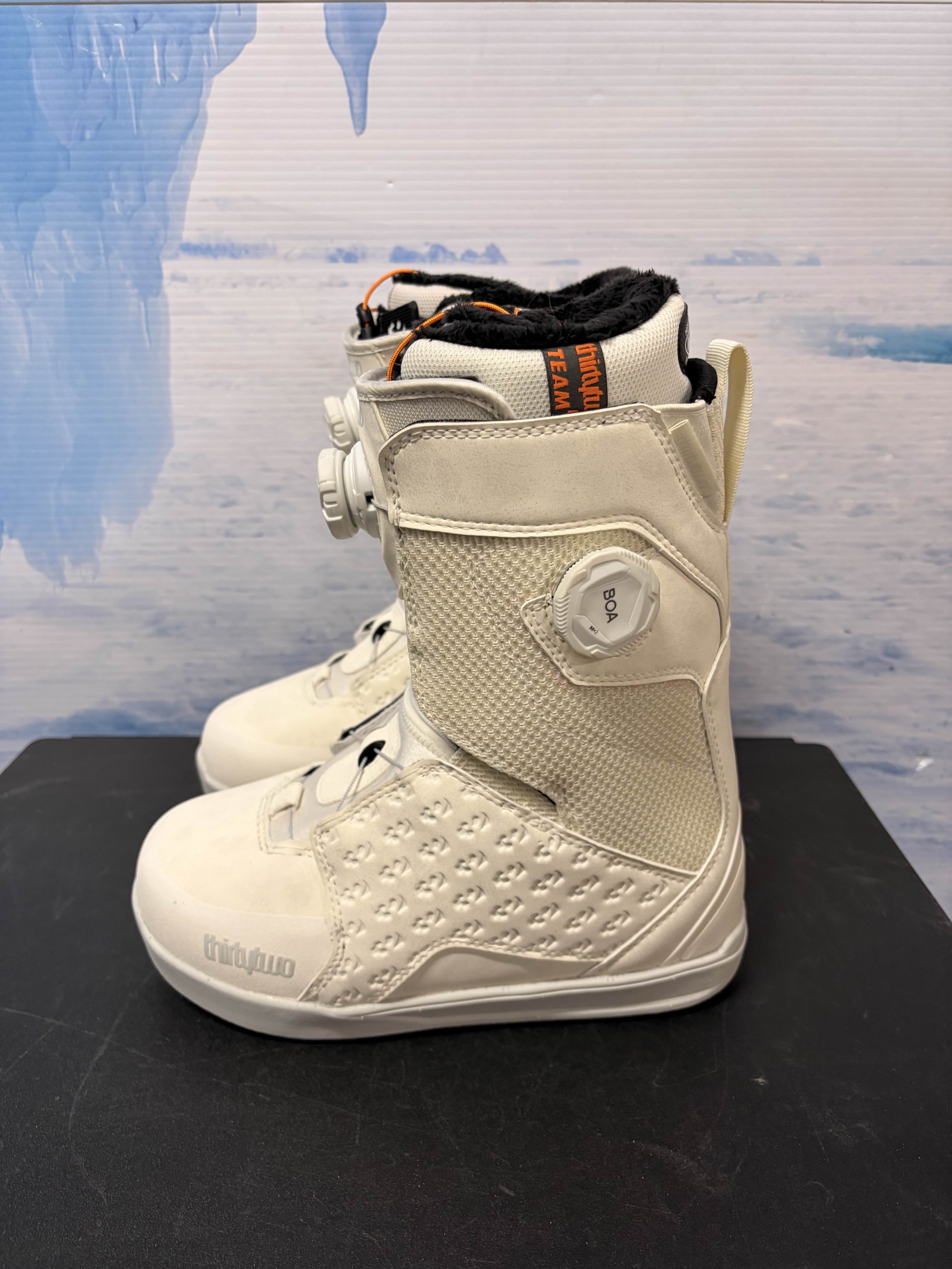Lightly Used 2026 Thirtytwo W's Lashed Db White Women's Snowboard Boot - 7.5W US