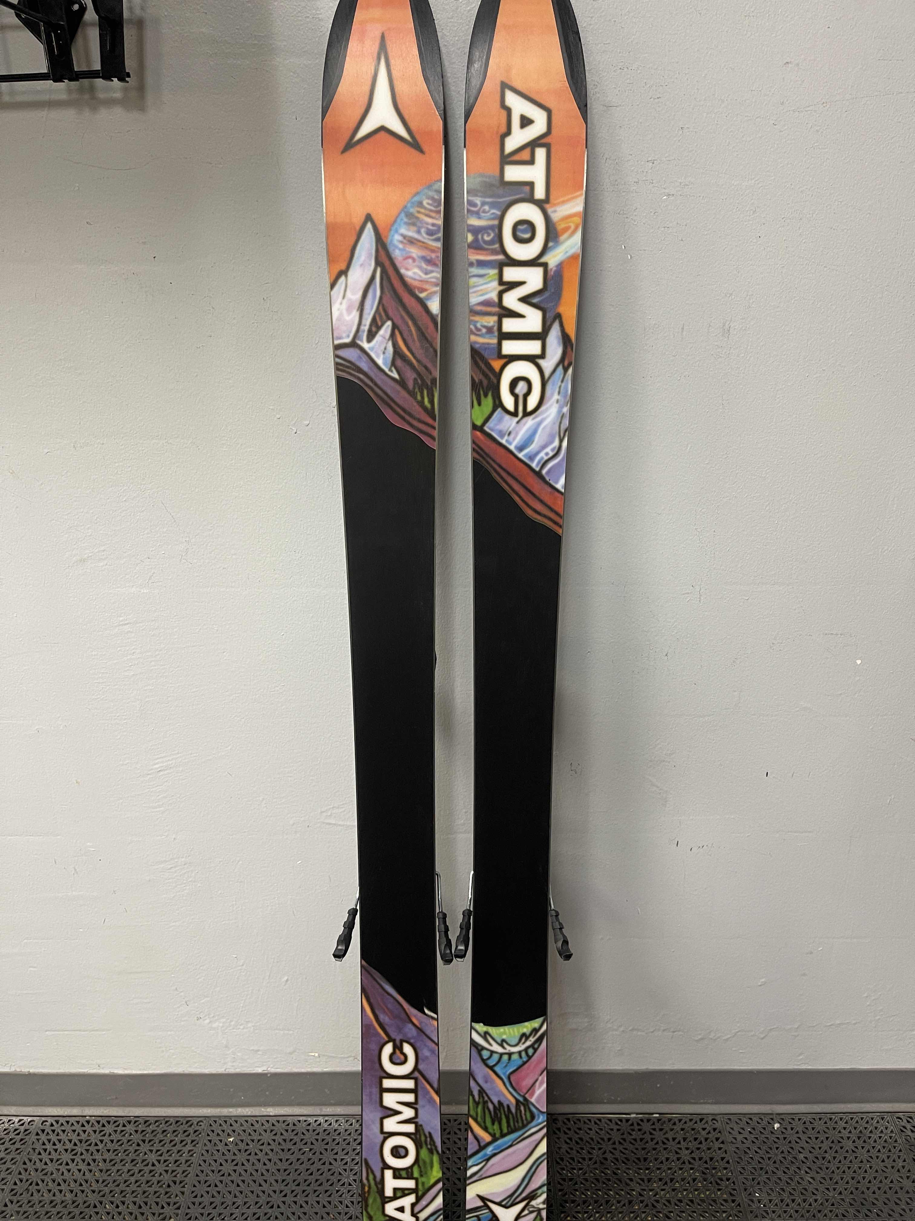 Used 2023 Atomic Bent Chetler 172cm Skis w/ Tyrolia Attack 14 Demo Bindings