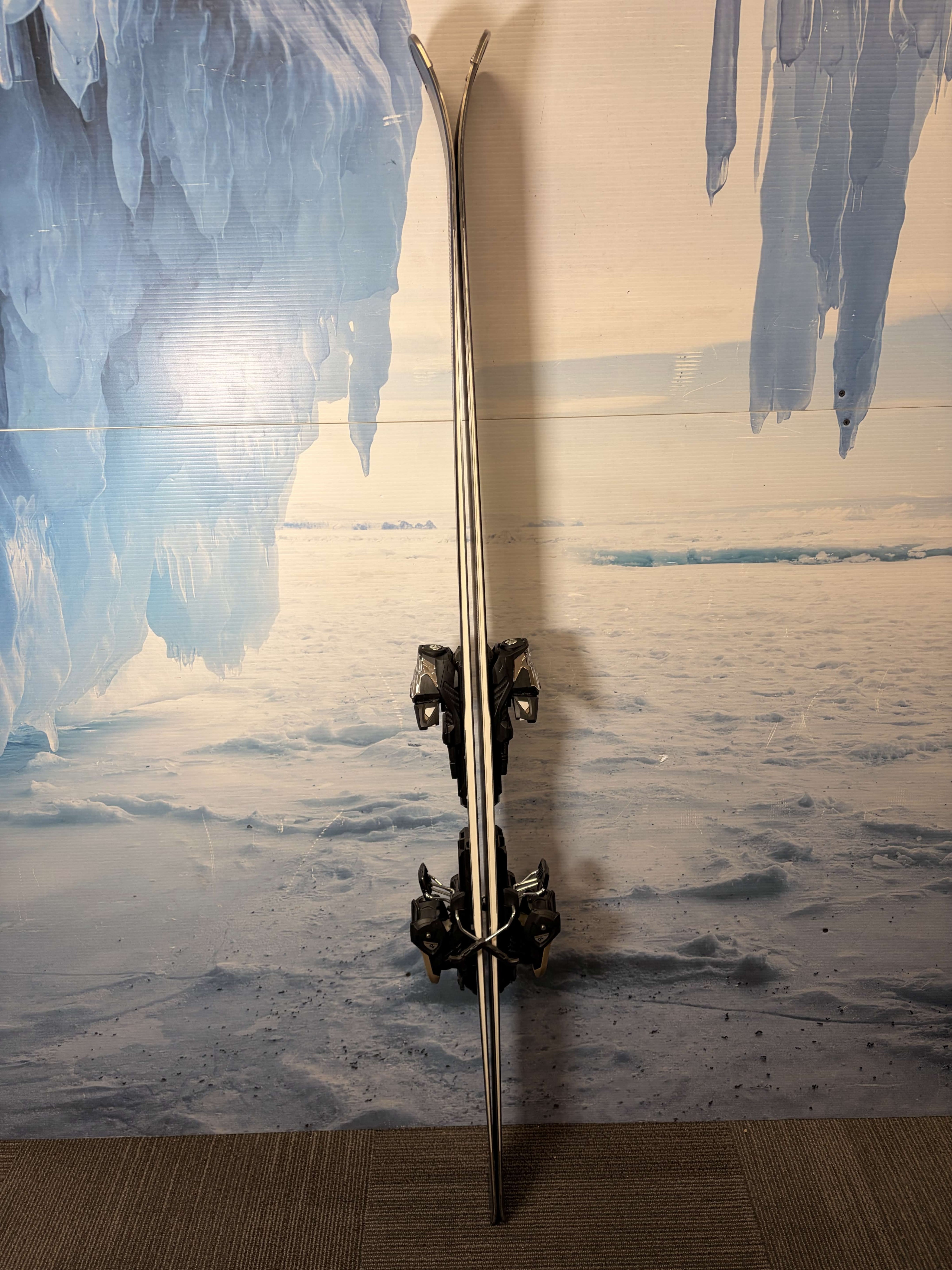 Atomic Cloud Q11 Revo C 164cm Skis w/ ATOMIC M 10 GW Demo Binding - Used (2026)