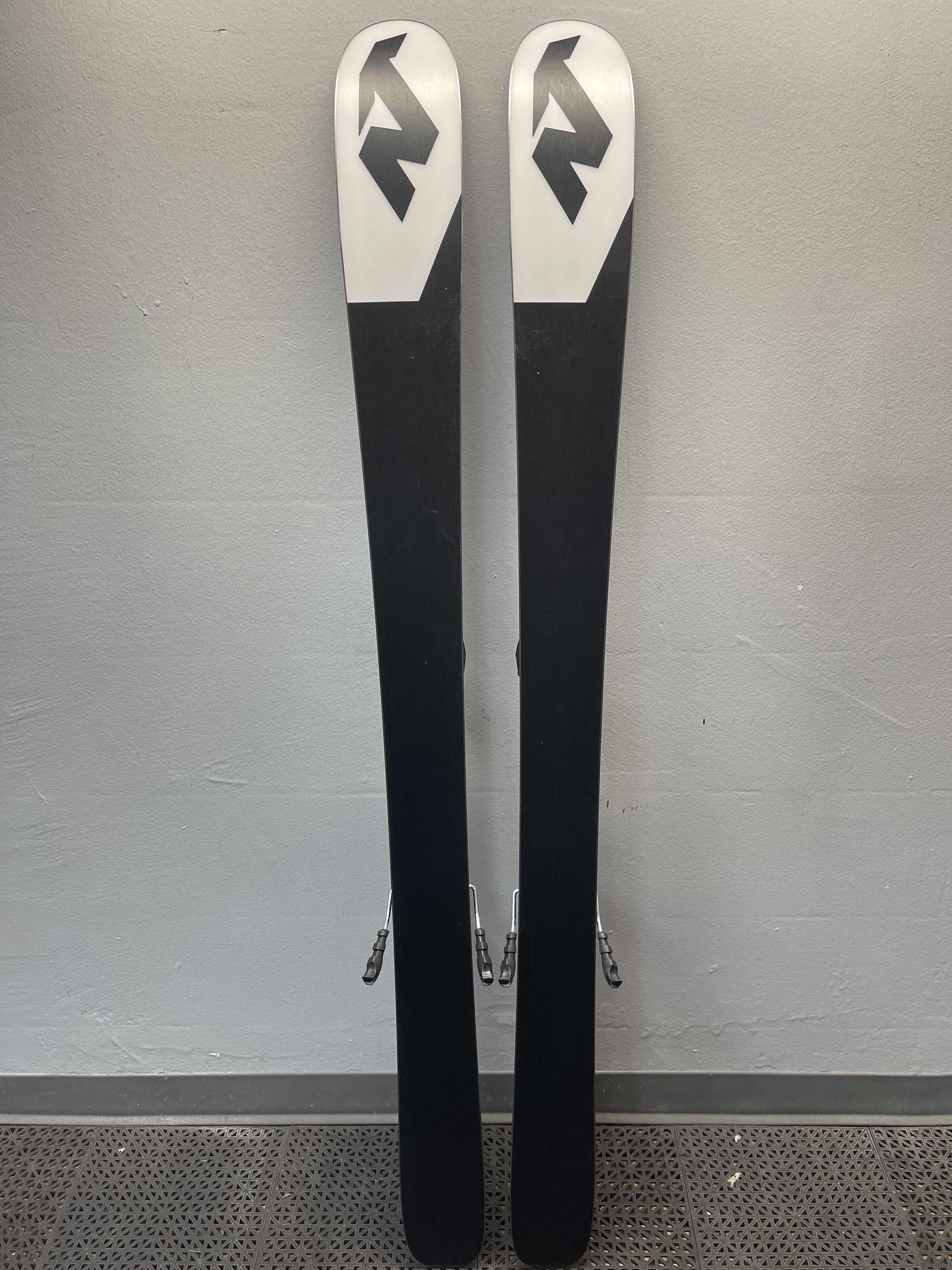 Used Nordica Santa Ana 93 151cm w/ Tyrolia Attack 11 Adjustable Bindings