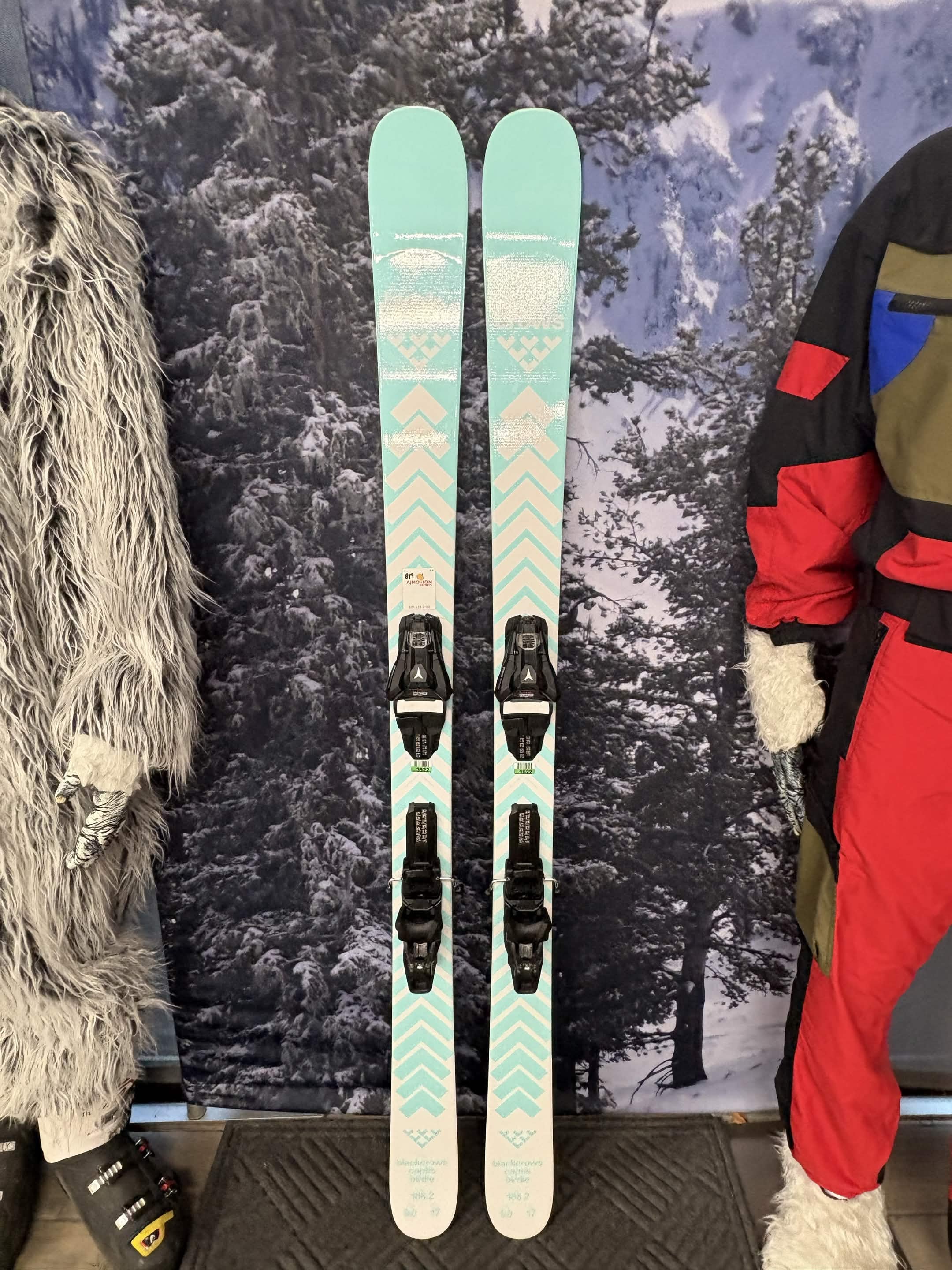 Black Crows Captis Birdie 166cm Skis w/ ATOMIC NR Strive 11 GW ATO Demo Binding - New 2027