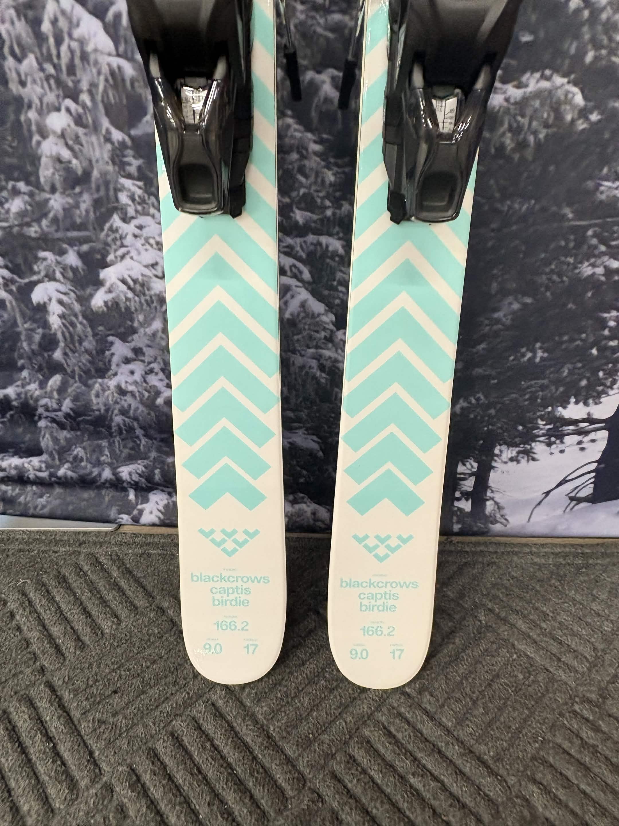 Black Crows Captis Birdie 166cm Skis w/ ATOMIC NR Strive 11 GW ATO Demo Binding - New 2027