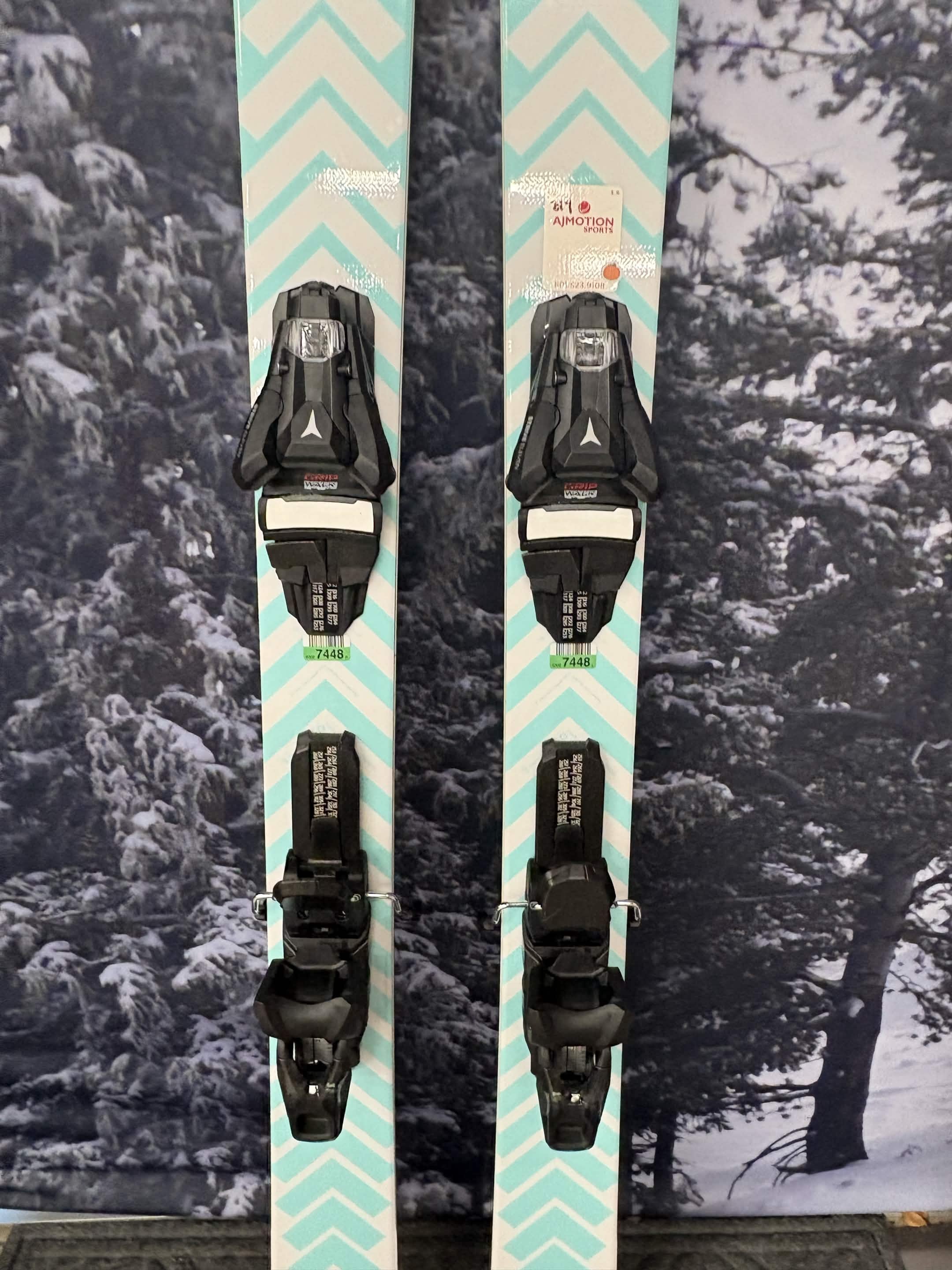 Black Crows Captis Birdie 154cm Skis w/ ATOMIC NR Strive 11 GW ATO Demo Binding - New 2027