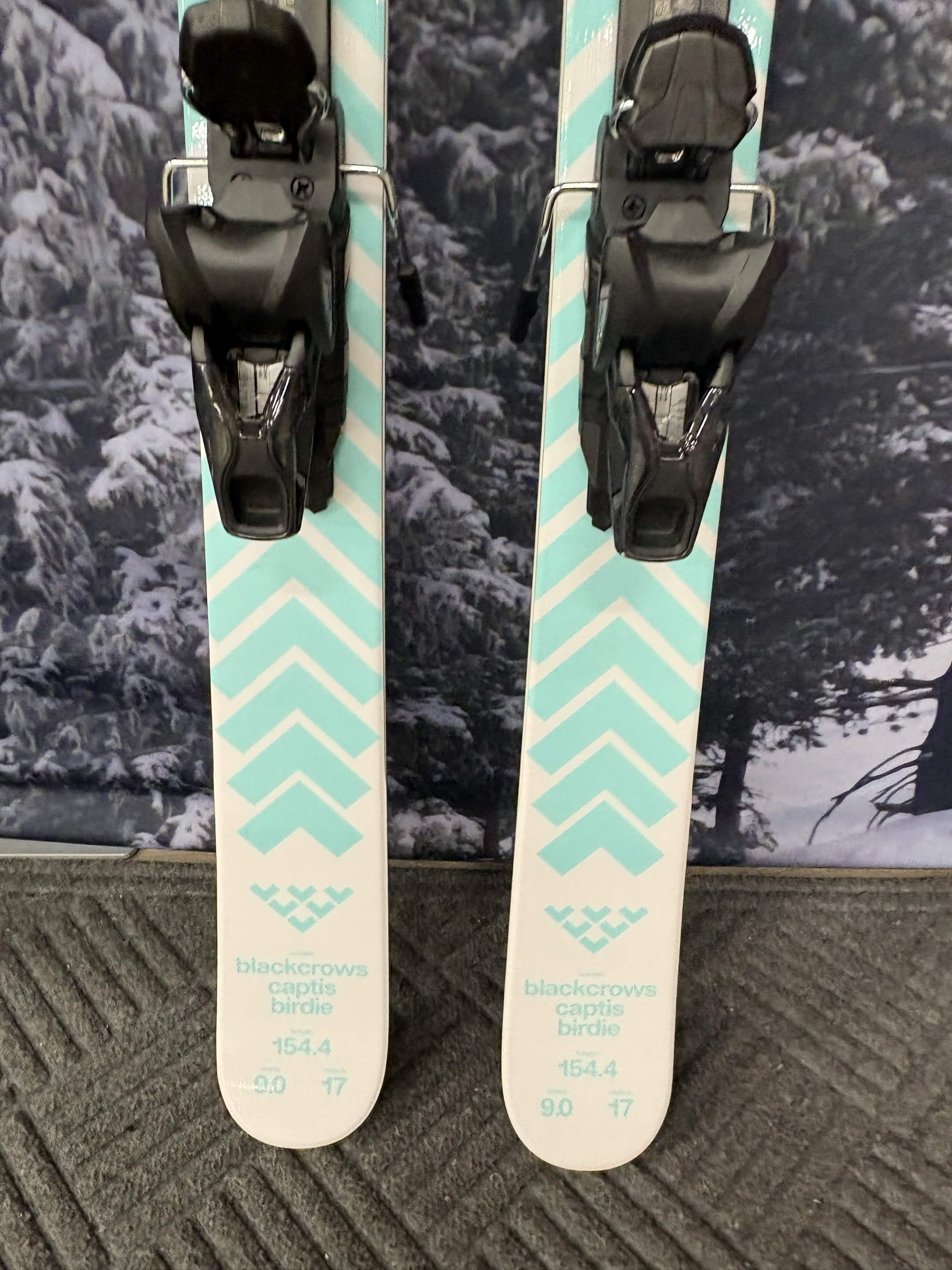 Black Crows Captis Birdie 154cm Skis w/ ATOMIC NR Strive 11 GW ATO Demo Binding - New 2027