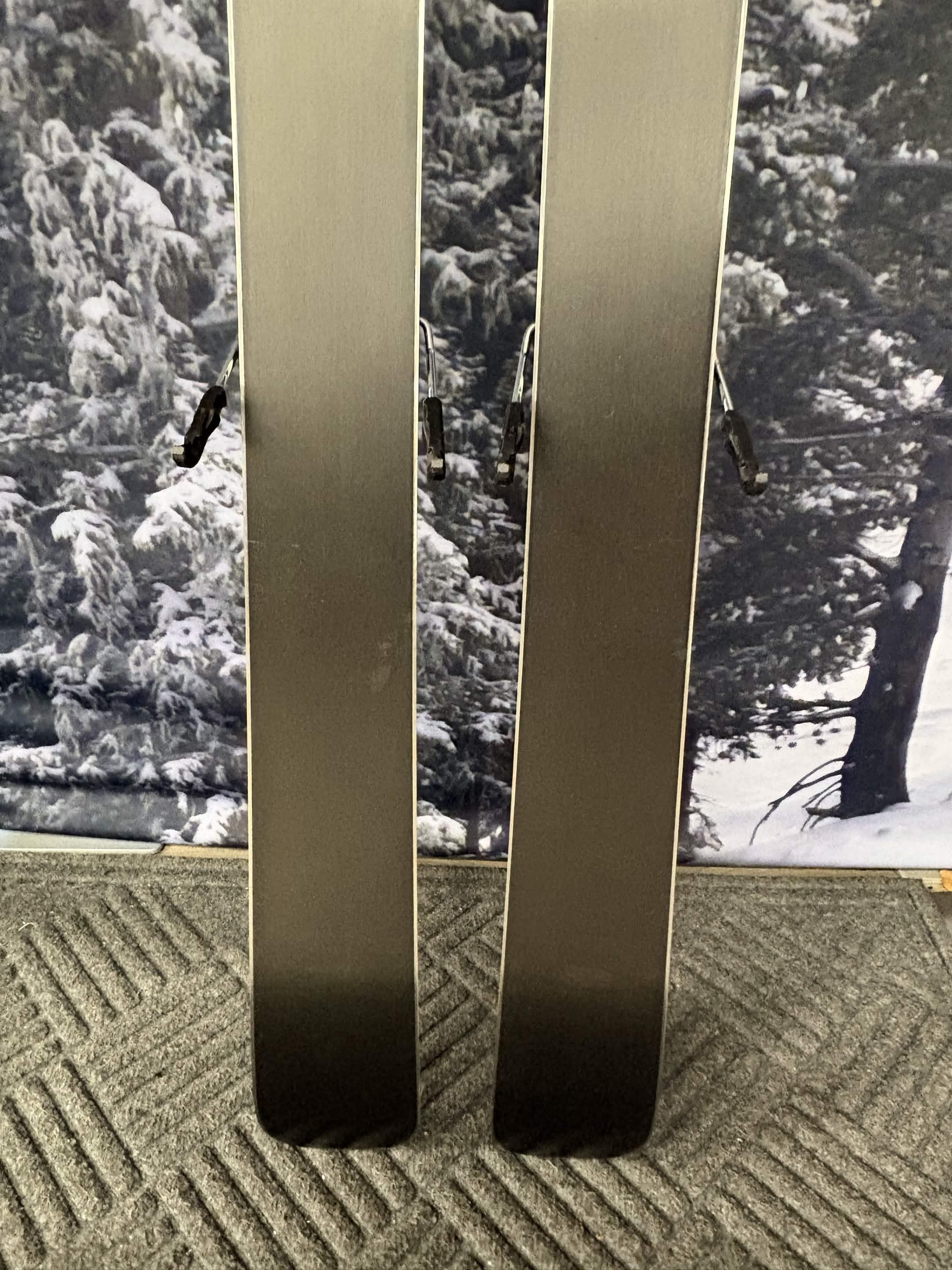 Black Crows Captis Birdie 154cm Skis w/ ATOMIC NR Strive 11 GW ATO Demo Binding - New 2027