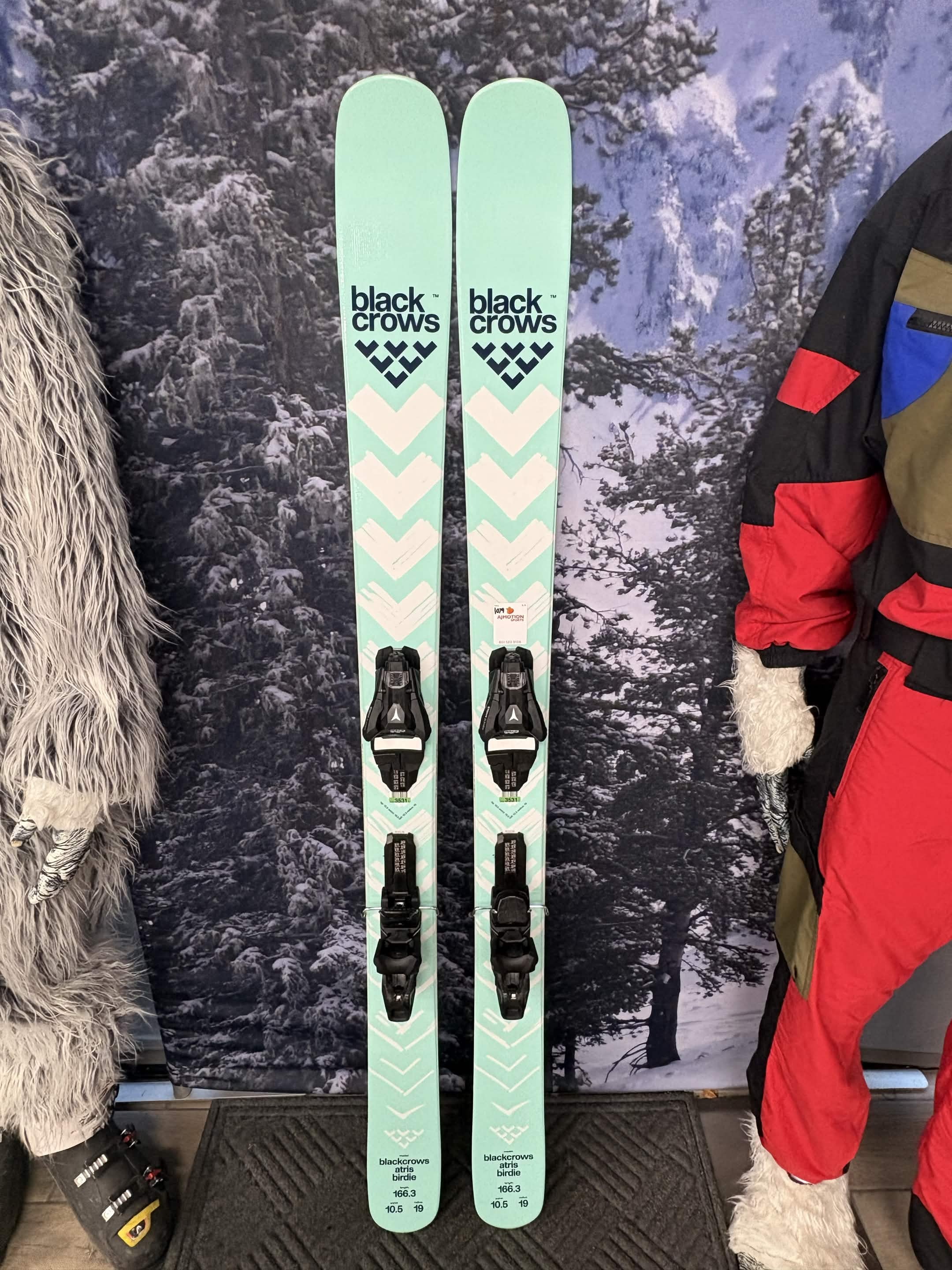 Black Crows Atris Birdie 166cm Skis w/ ATOMIC NR Strive 11 GW ATO Demo Binding - New 2027