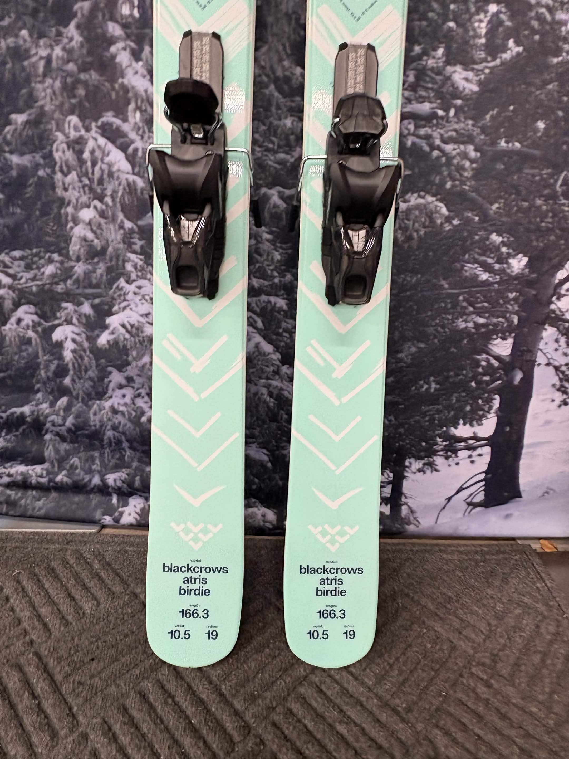 Black Crows Atris Birdie 166cm Skis w/ ATOMIC NR Strive 11 GW ATO Demo Binding - New 2027