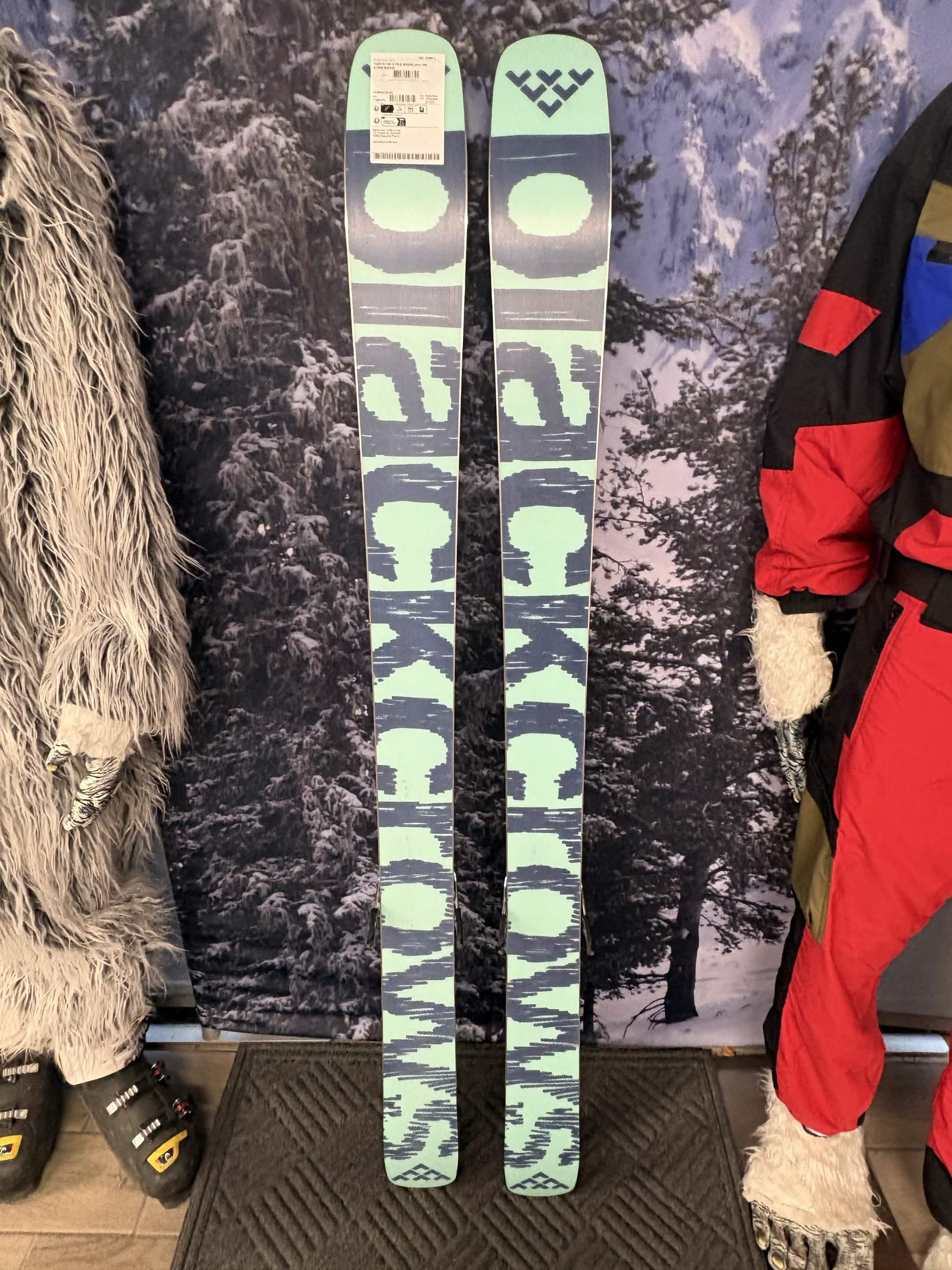 Black Crows Atris Birdie 166cm Skis w/ ATOMIC NR Strive 11 GW ATO Demo Binding - New 2027