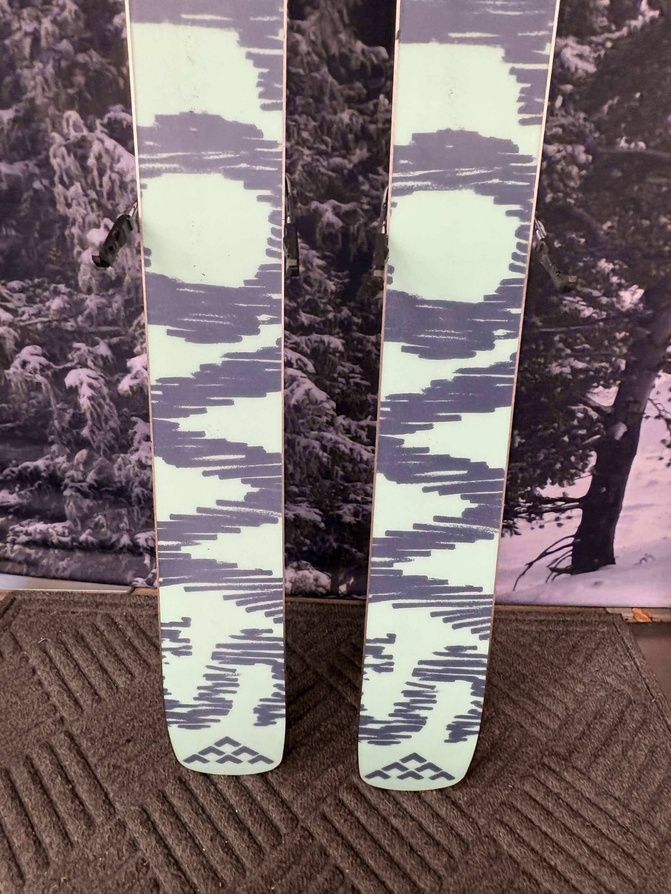 Black Crows Atris Birdie 166cm Skis w/ ATOMIC NR Strive 11 GW ATO Demo Binding - New 2027