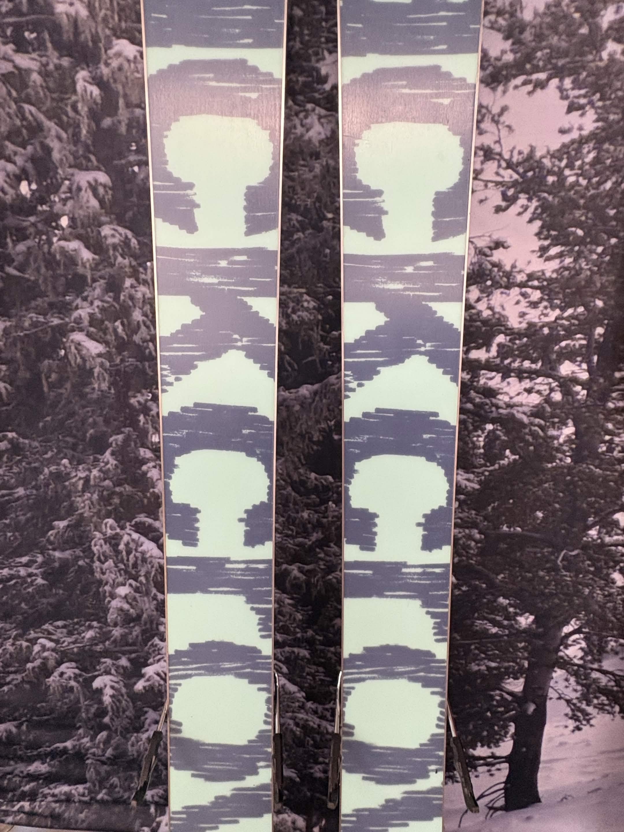 Black Crows Atris Birdie 160cm Skis w/ ATOMIC NR Strive 11 GW ATO Demo Binding - New 2027