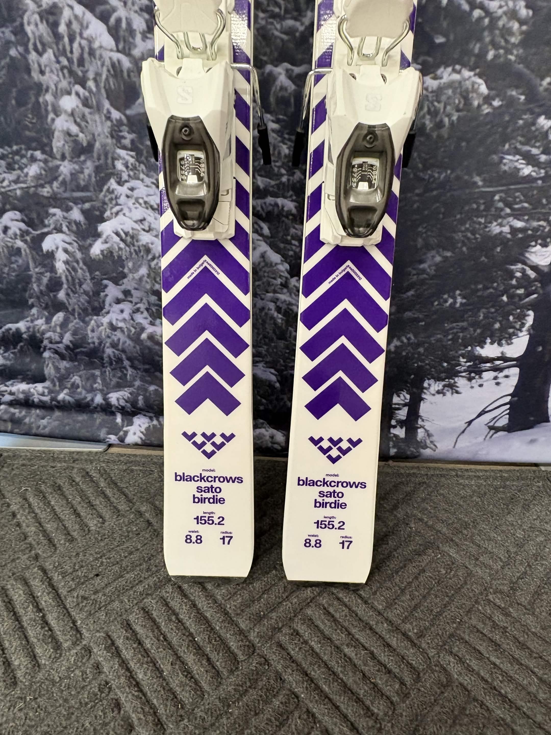 Black Crows Sato Birdie 155cm Skis w/ SALOMON M10 GW SYS SAL Demo Binding - New 2027
