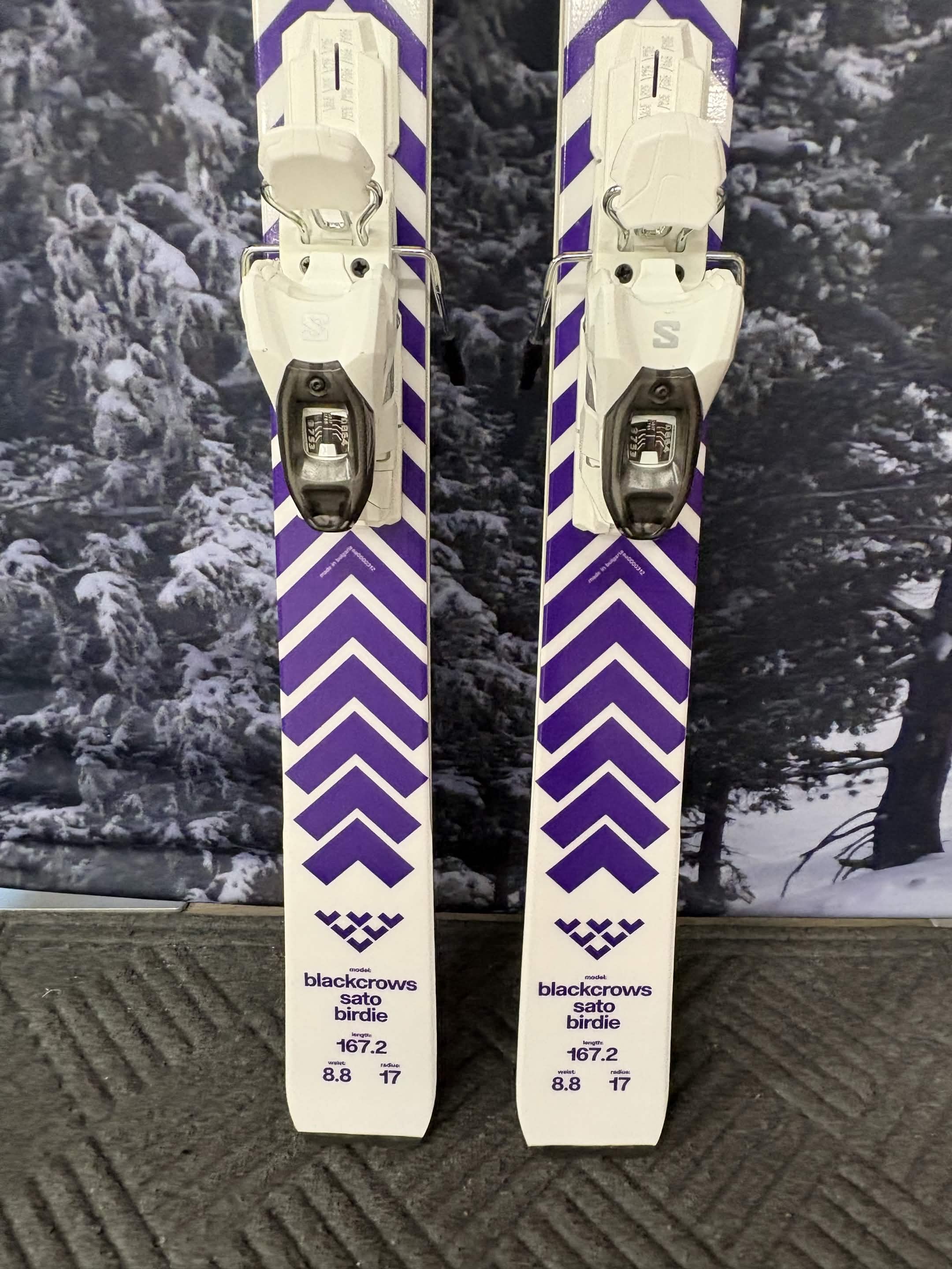 Black Crows Sato Birdie 167cm Skis w/ SALOMON M10 GW SYS SAL Demo Binding - New 2027