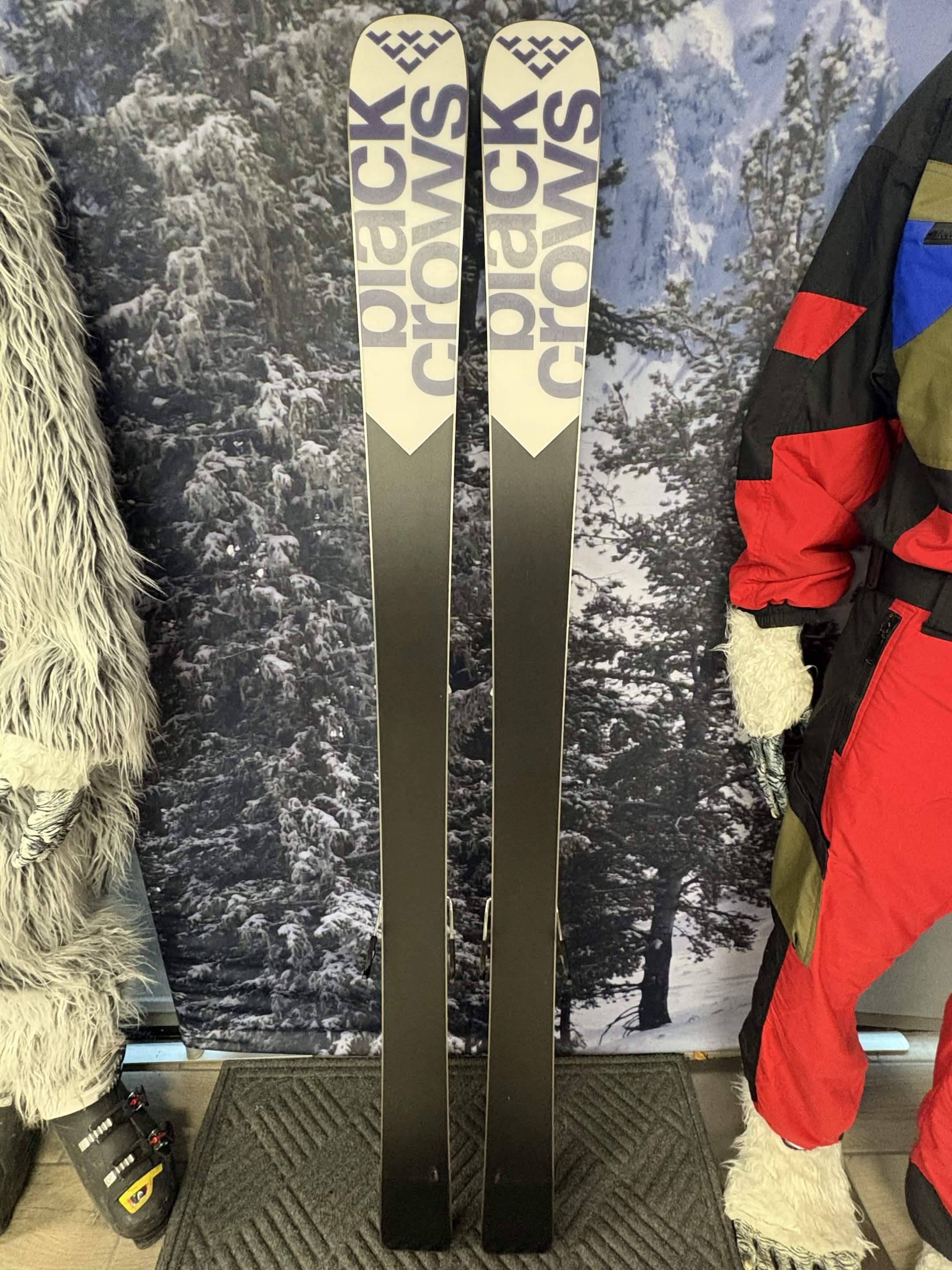 Black Crows Sato Birdie 167cm Skis w/ SALOMON M10 GW SYS SAL Demo Binding - New 2027