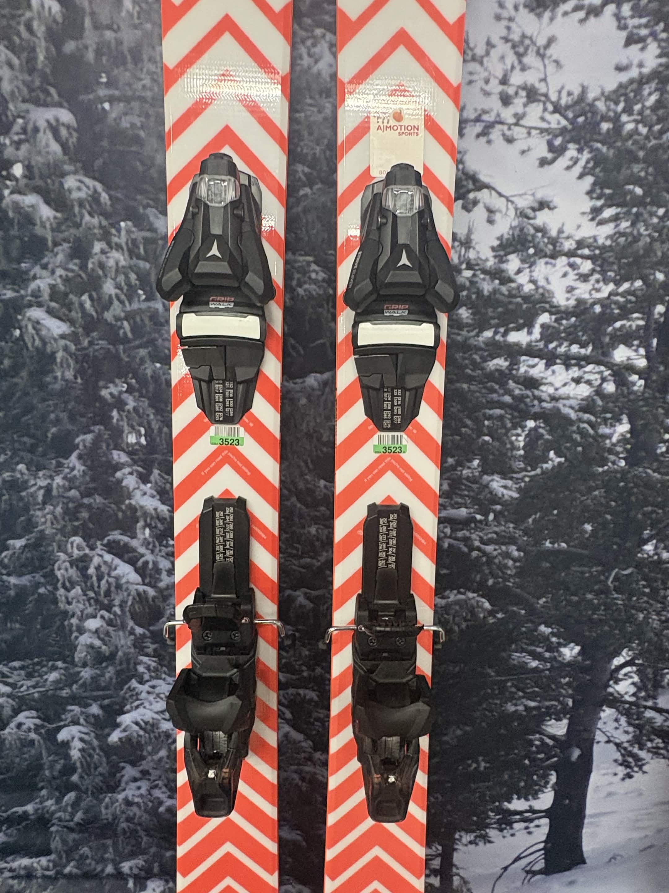 Black Crows Camox Birdie 169cm Skis w/ ATOMIC NR Strive 11 GW ATO Demo Binding - New 2027