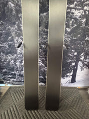 Black Crows Camox Birdie 169cm Skis w/ ATOMIC NR Strive 11 GW ATO Demo Binding - New 2027