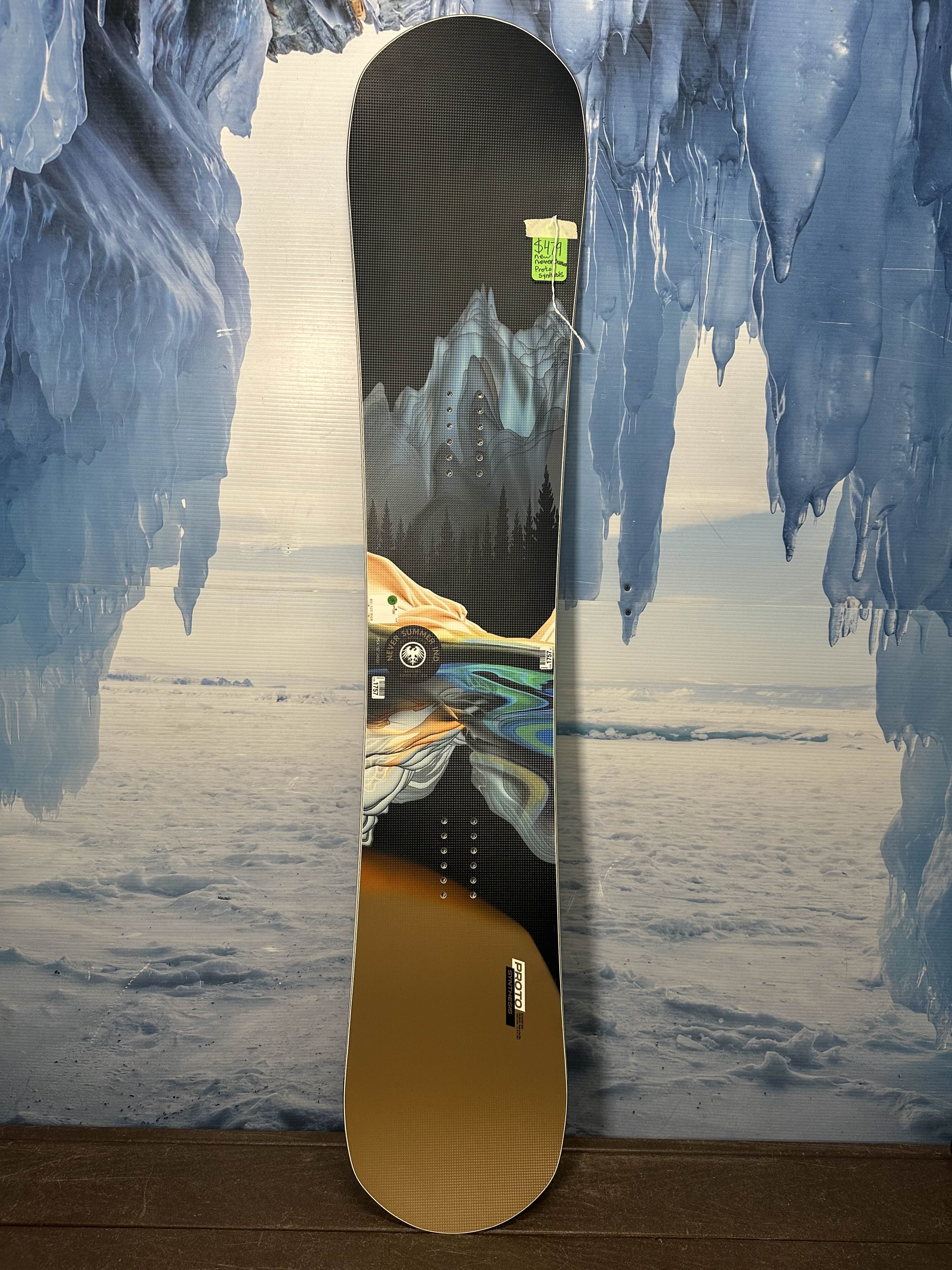 New Never Summer Proto Synthesis 157CM Snowboard