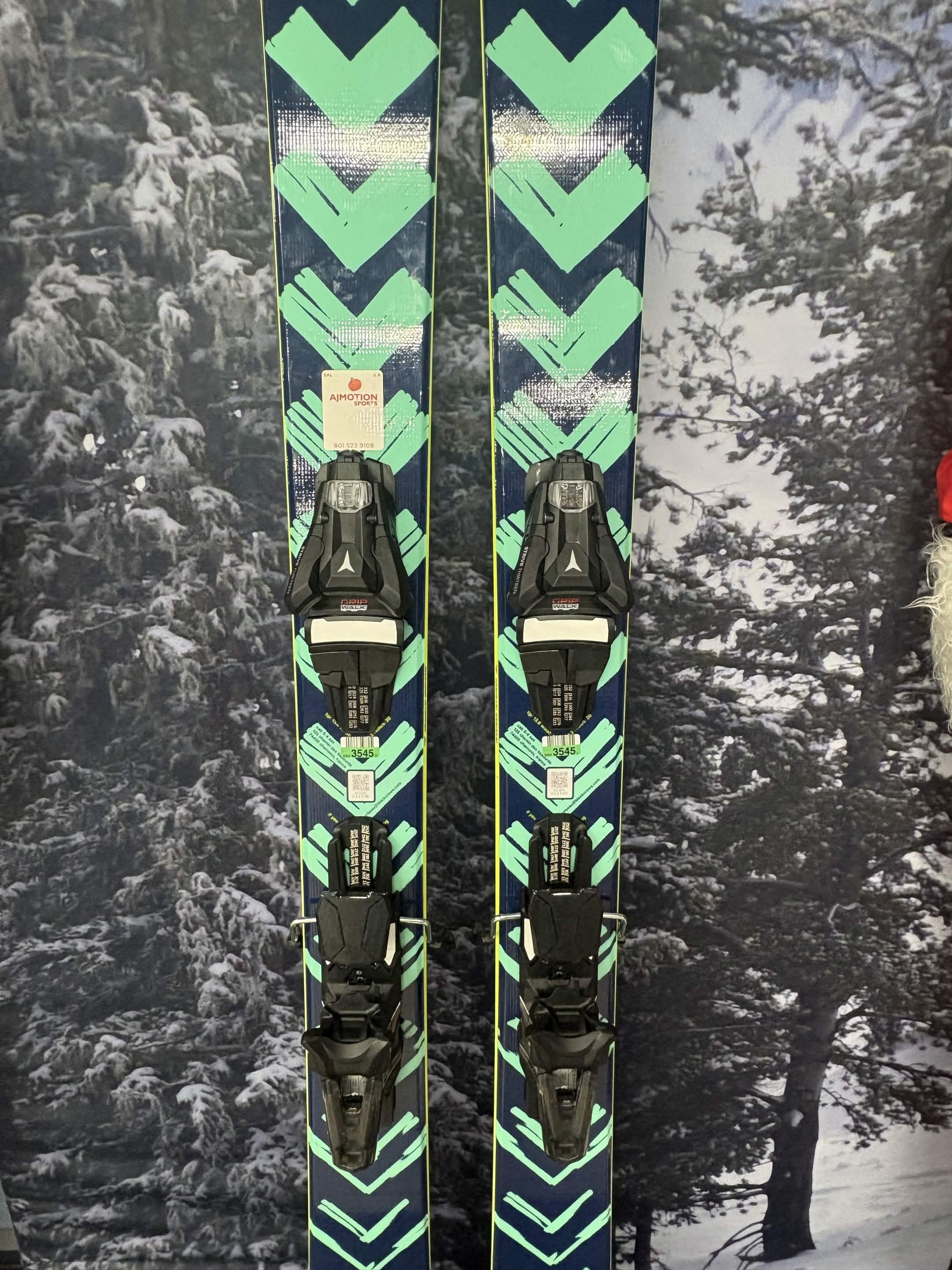 Black Crows Atris 178cm Skis w/ ATOMIC NR Strive 13 GW ATO Demo Binding - New 2027