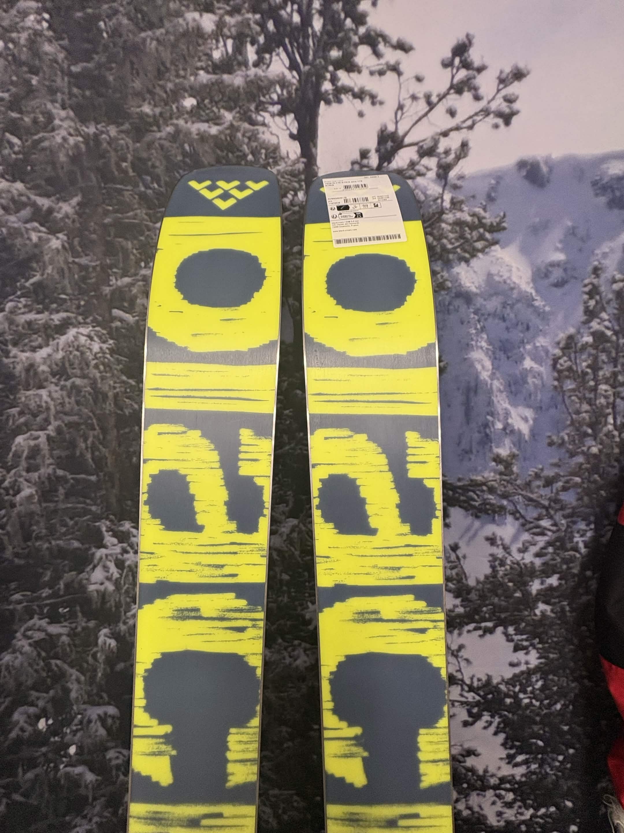 Black Crows Atris 178cm Skis w/ ATOMIC NR Strive 13 GW ATO Demo Binding - New 2027