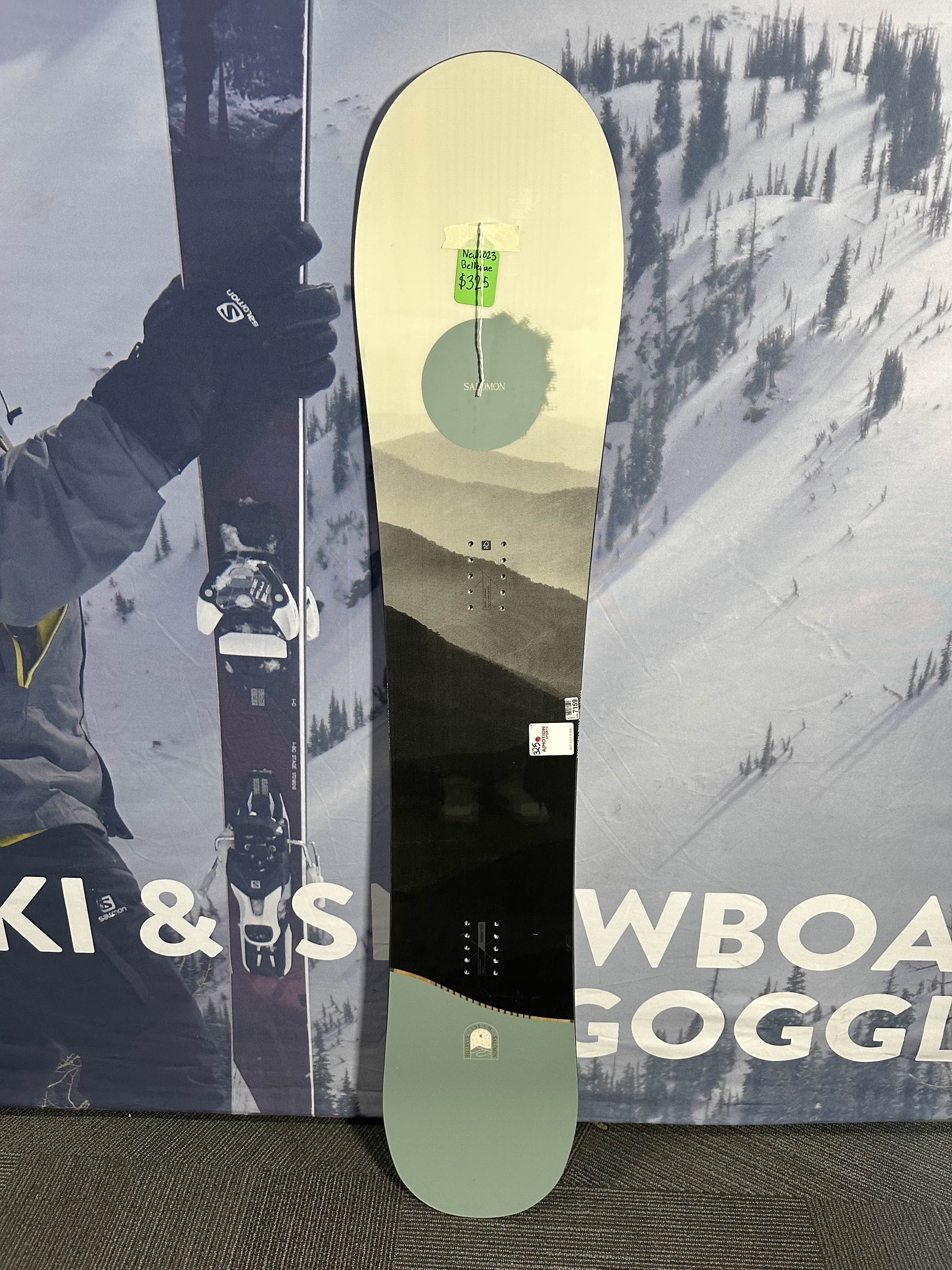 New Salomon Bellevue 152CM Snowboard 2023