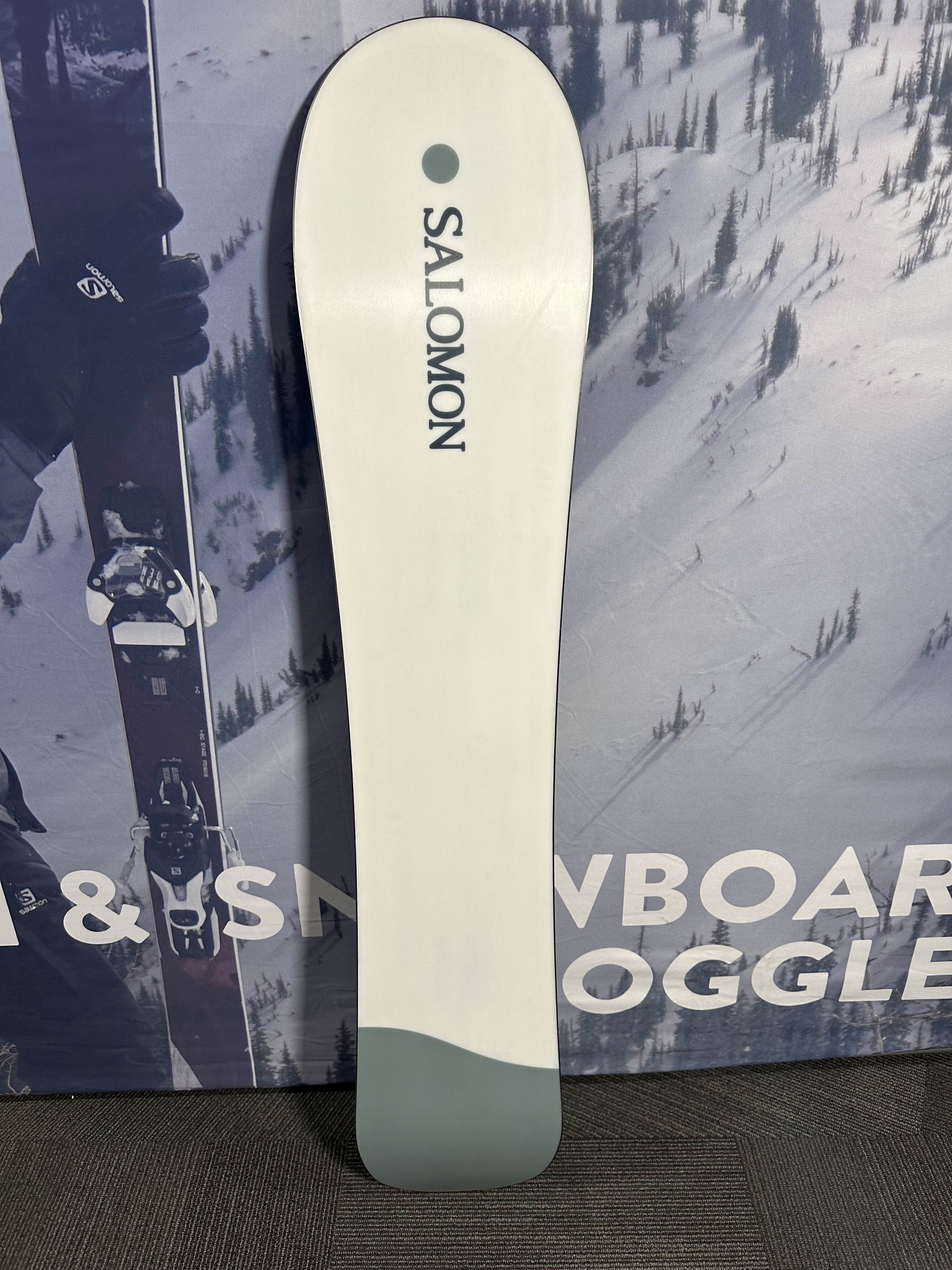 New Salomon Bellevue 152CM Snowboard 2023